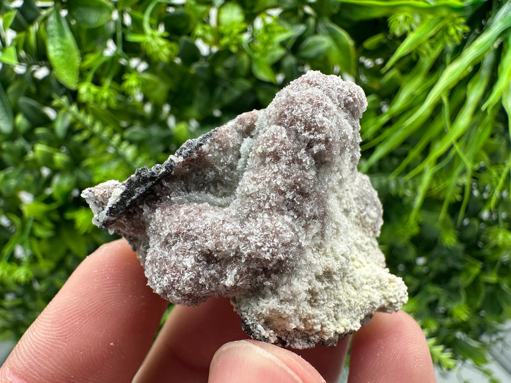 Wonderful Red Chalcedony,chlorite inclusion from 9th September mine,Bulgaria,natural,collection mineral specimen,home decor stone,gift cryst