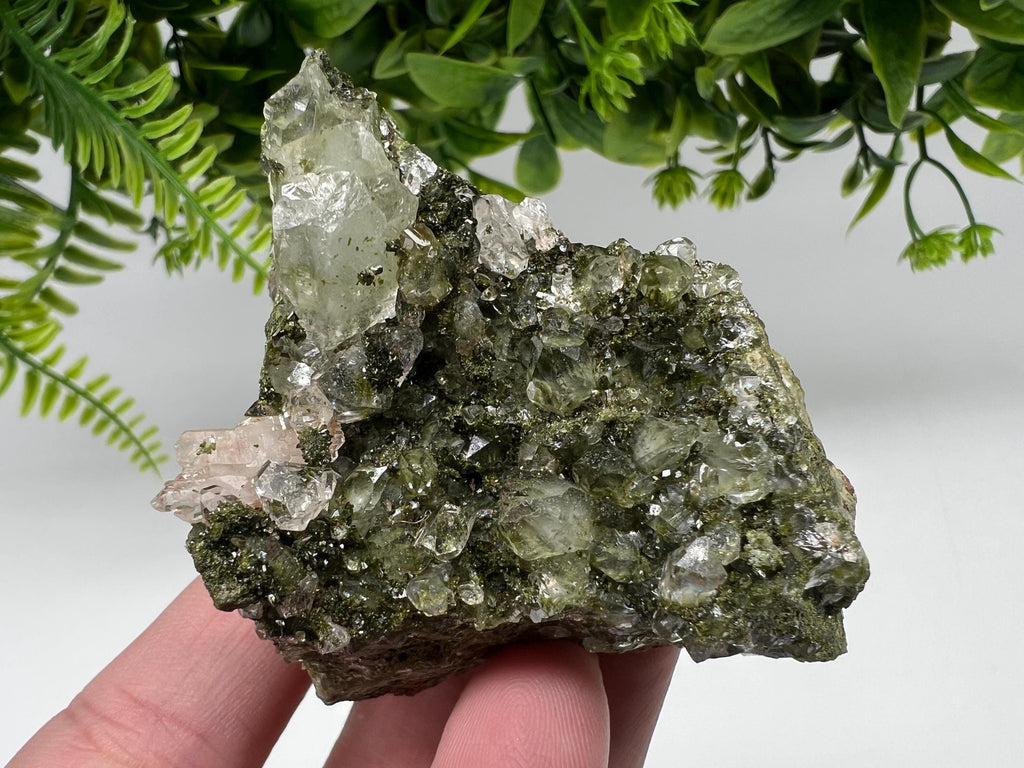 Stunning,Epidote with Quartz from Hakkari Turkey,Rainbow EPIDOTE,Mineral,Collection,Collection’s,GIFT,Epidote Crystal,Epidote from Turkey
