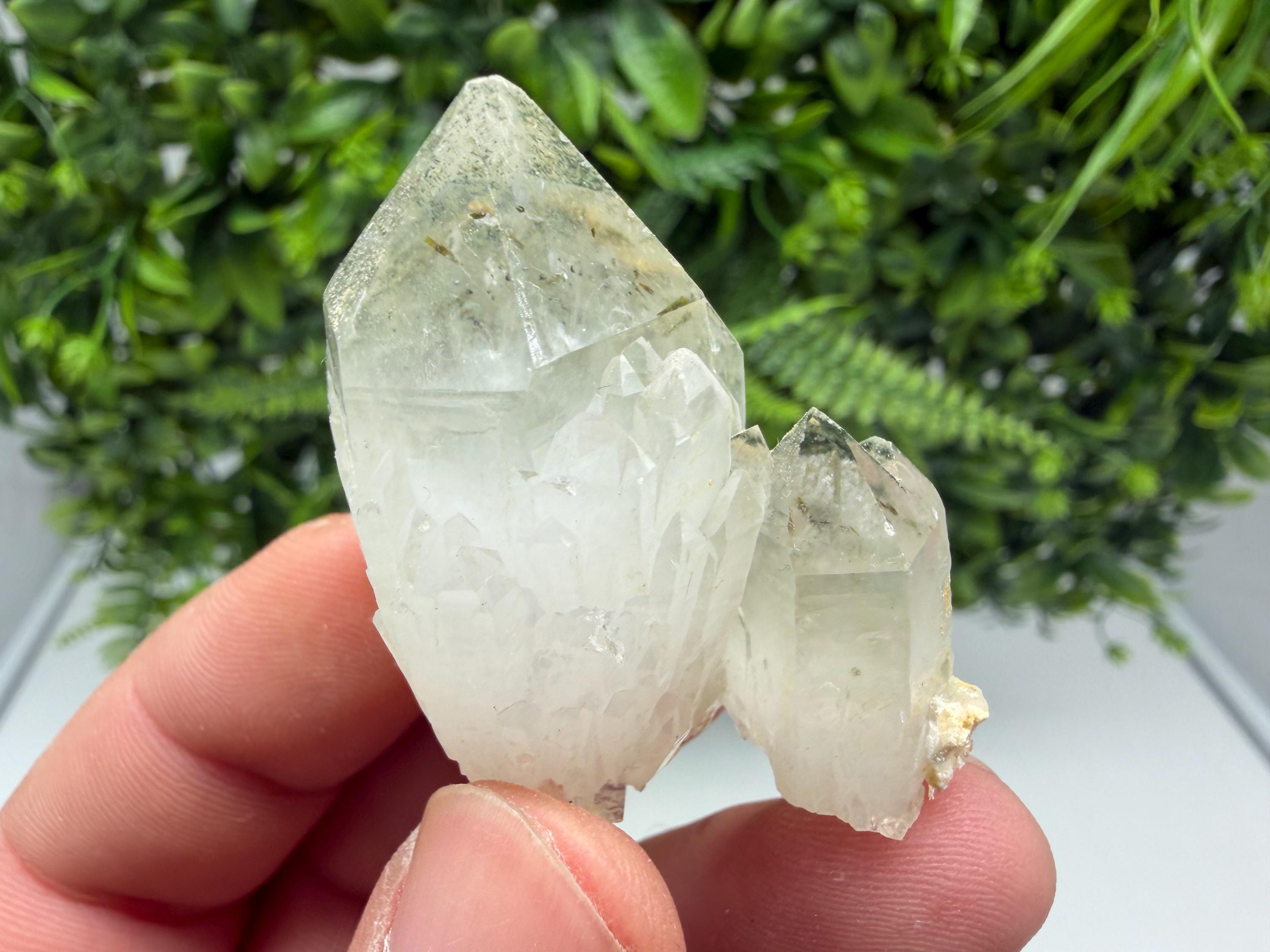 Wonderful Transparent Quartz whit Chlorite ,From 9th September mine,Madan,Bulgaria,Quartz,Quartz crystal,mineral specimen,collection quartz