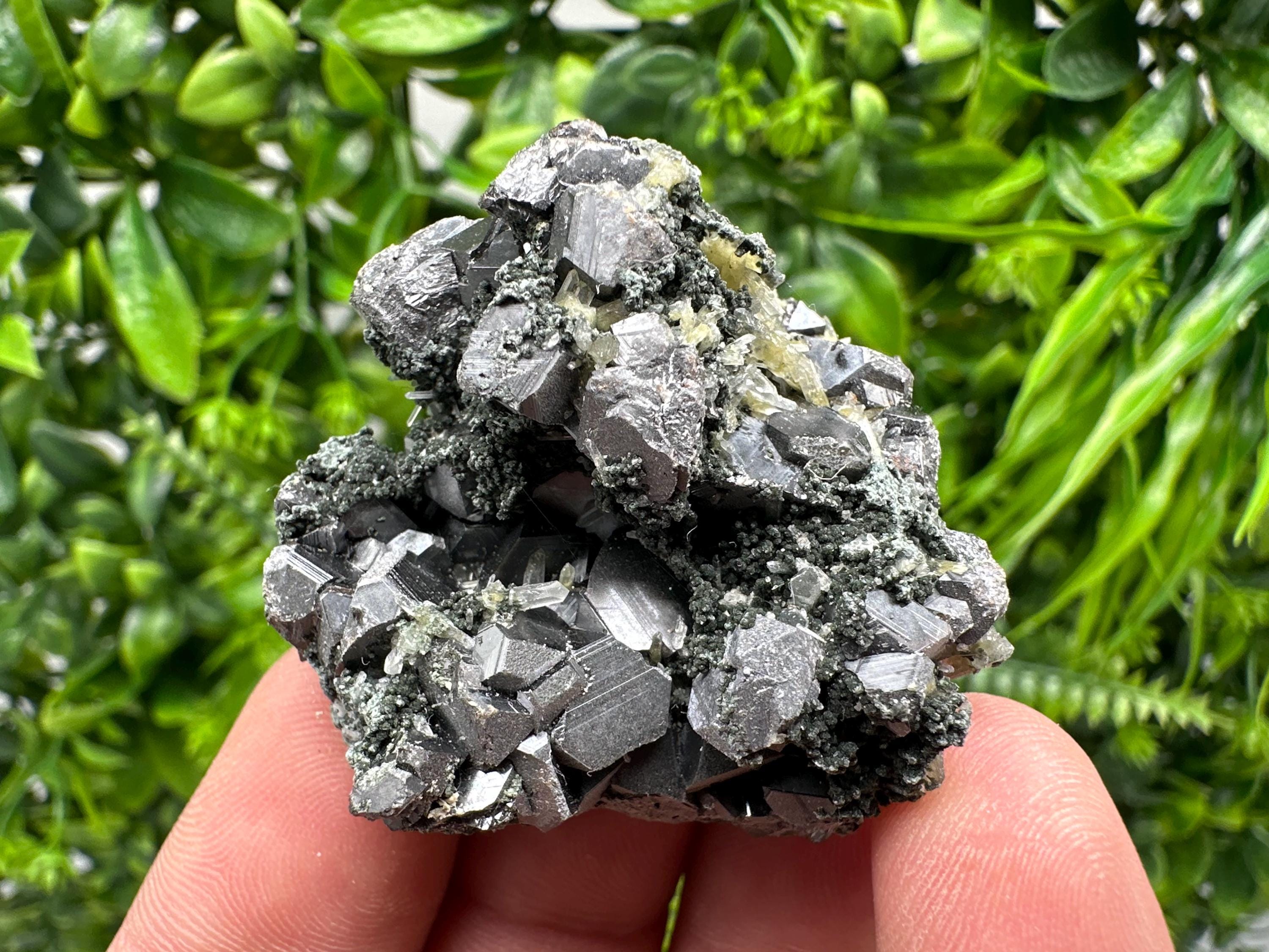Aesthetic bigger Sphalerite whit Chlorite from Borieva mine Madan Bulgaria natural minerals souvenir crystal gift home decor stone rock