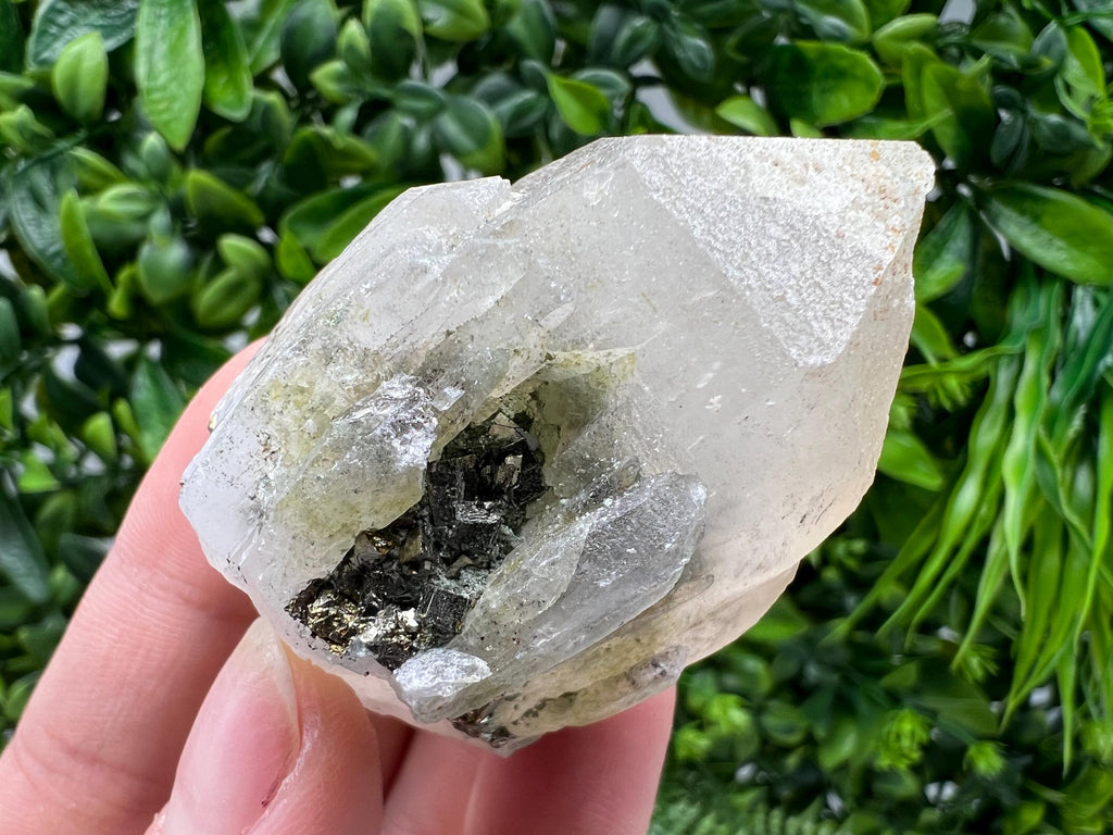 Quartz whit Brown Rhodochrosite from Djurcovo mine,Bulgaria,Quartz,Rhodochrosite cluster,natural mineral,collection crystal,mineral specimen