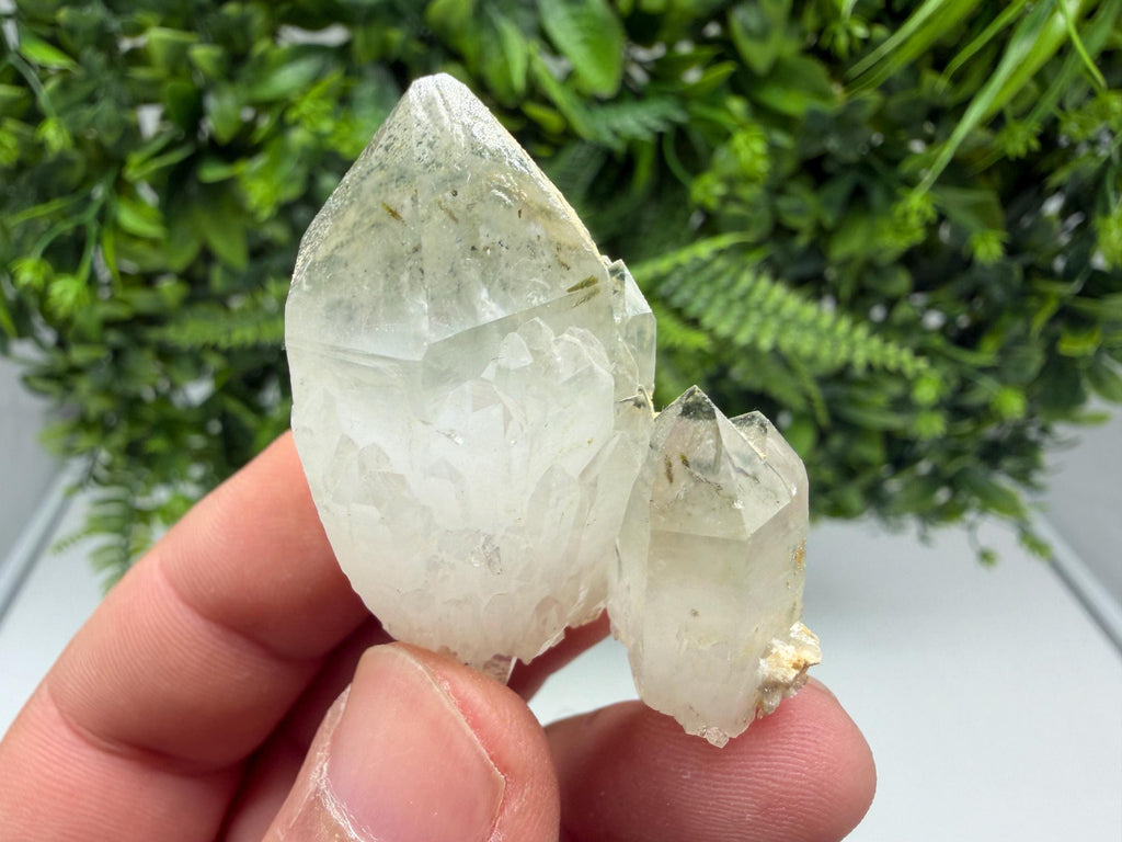 Wonderful Transparent Quartz whit Chlorite ,From 9th September mine,Madan,Bulgaria,Quartz,Quartz crystal,mineral specimen,collection quartz