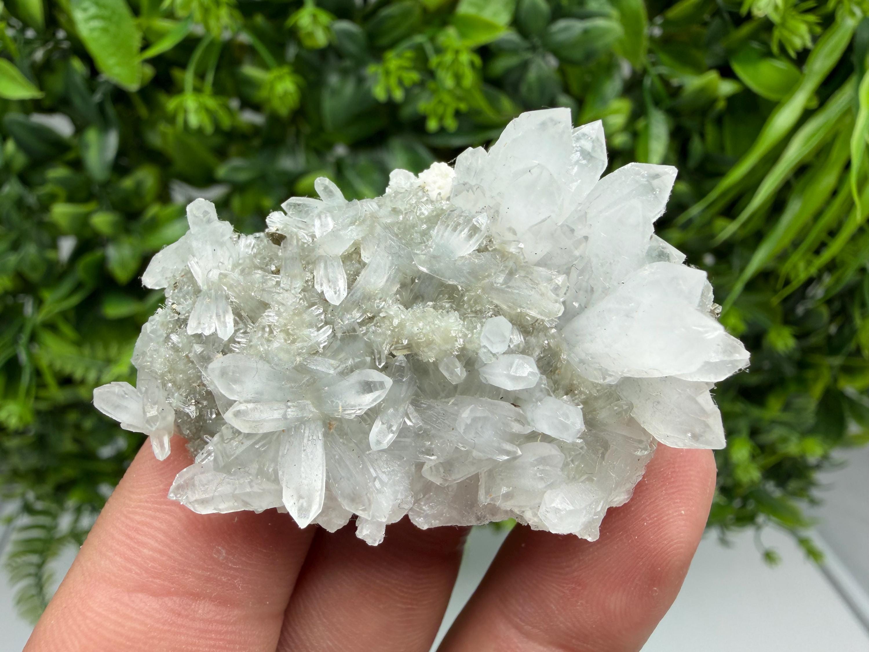 Stunning Quartz whit Chlorite inclusions from Borieva mine,Bulgaria,collection,mineral specimen,crystal,home decor stone,gift ,quartz cluste