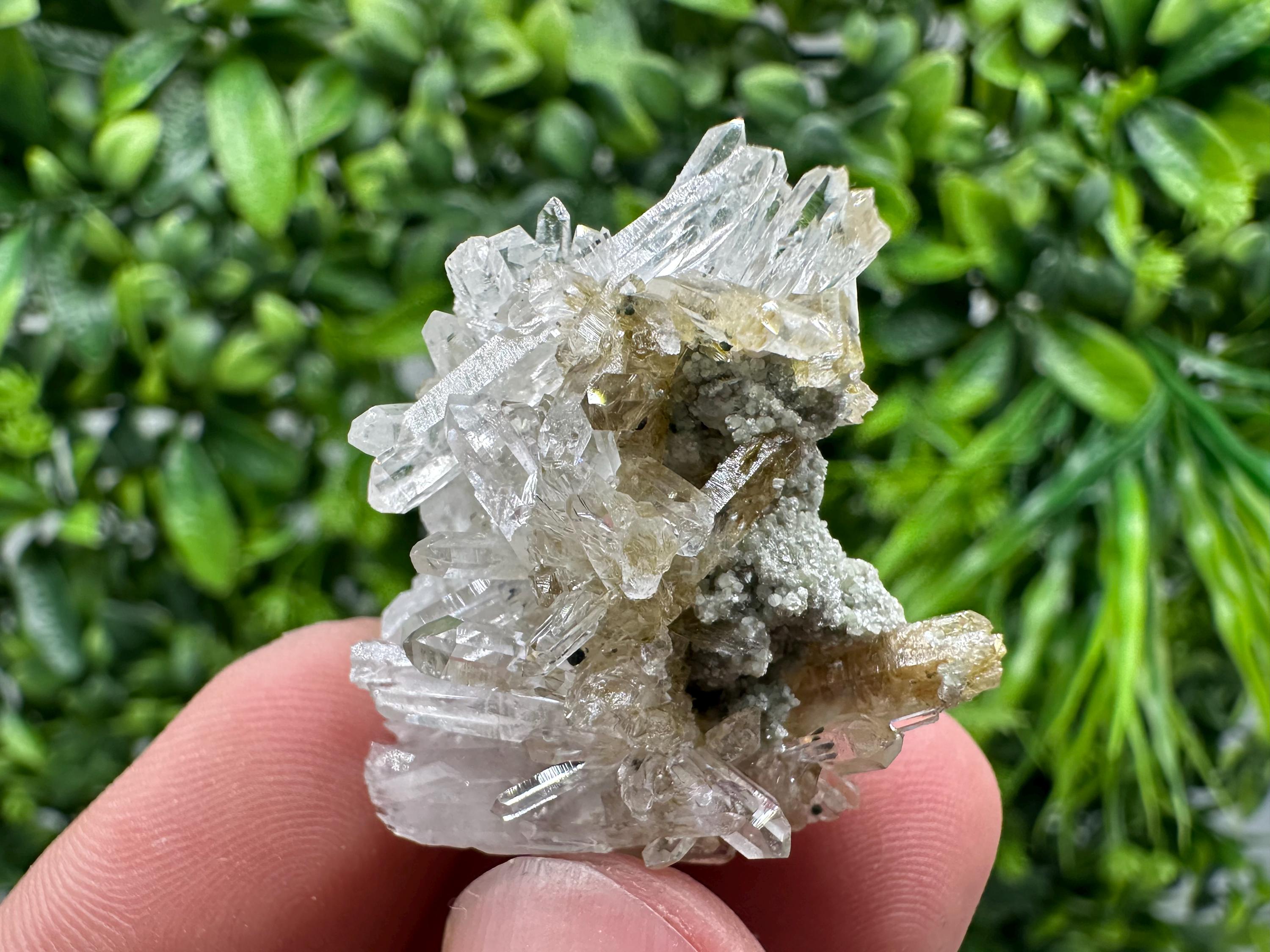 Stunning Quartz whit Chlorite,Epidote included from Borieva mine,Madan,Bulgaria,natural,collection mineral specimen,home decor stone,gift