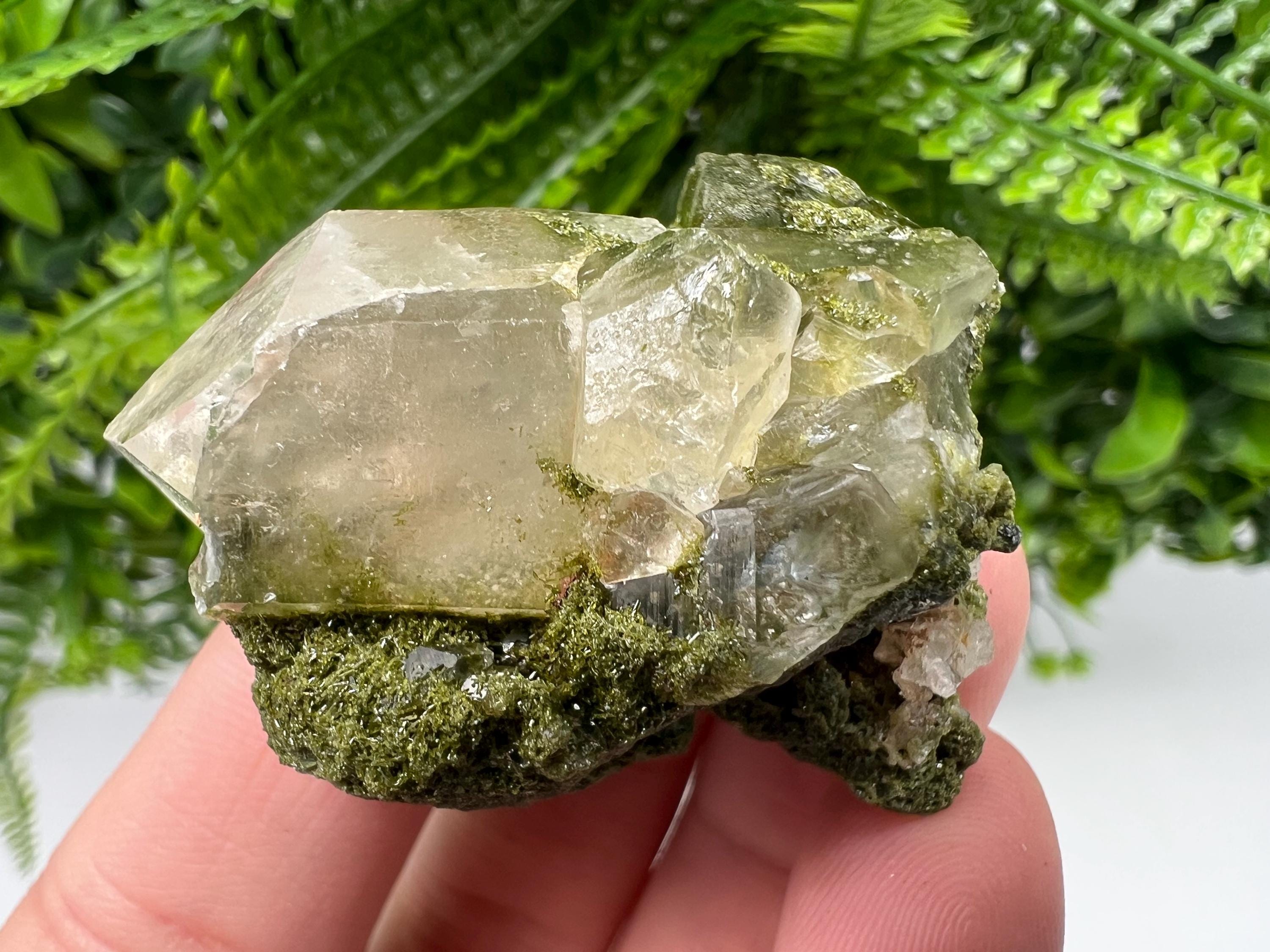 Stunning,Epidote with Quartz from Hakkari Turkey,Rainbow EPIDOTE,Mineral,Collection,Collection’s,GIFT,Epidote Crystal,Epidote from Turkey
