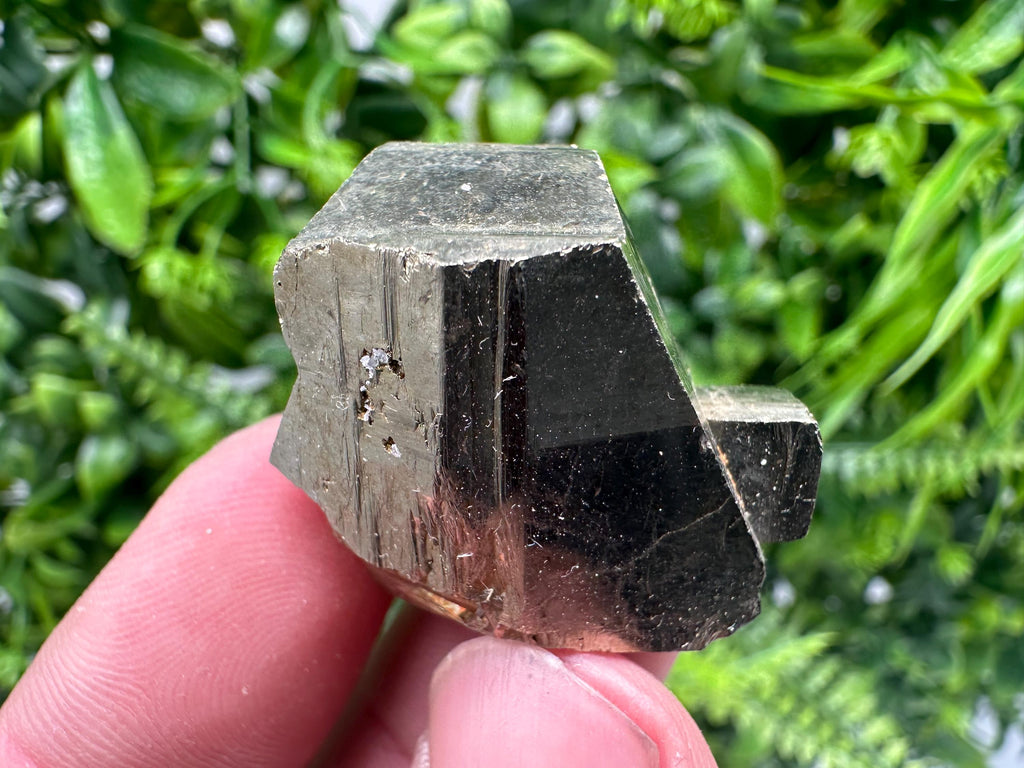 Rare crystallisation Pyrite,Borieva mine,Bulgaria,floating Pyrite,golden Pyrite,Pyrite cluster,mini Collection specimen,Rainbow Pyrite