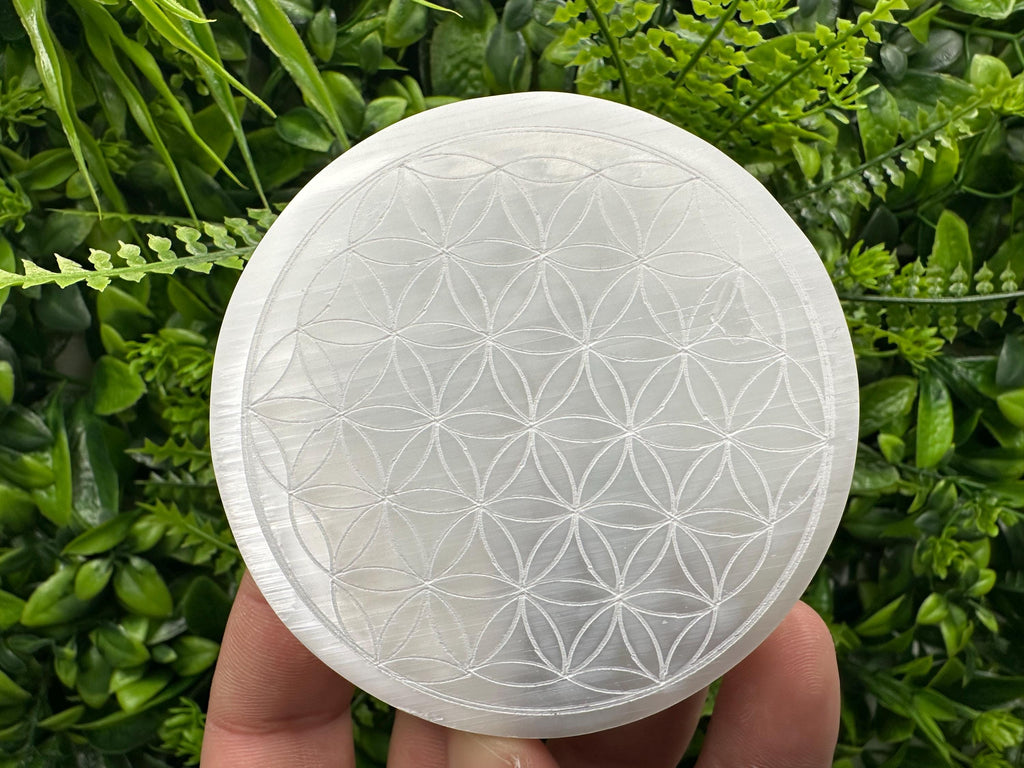 Flower of Life Selenite Plate: Crystal Recharging & Purification (8/8cm)