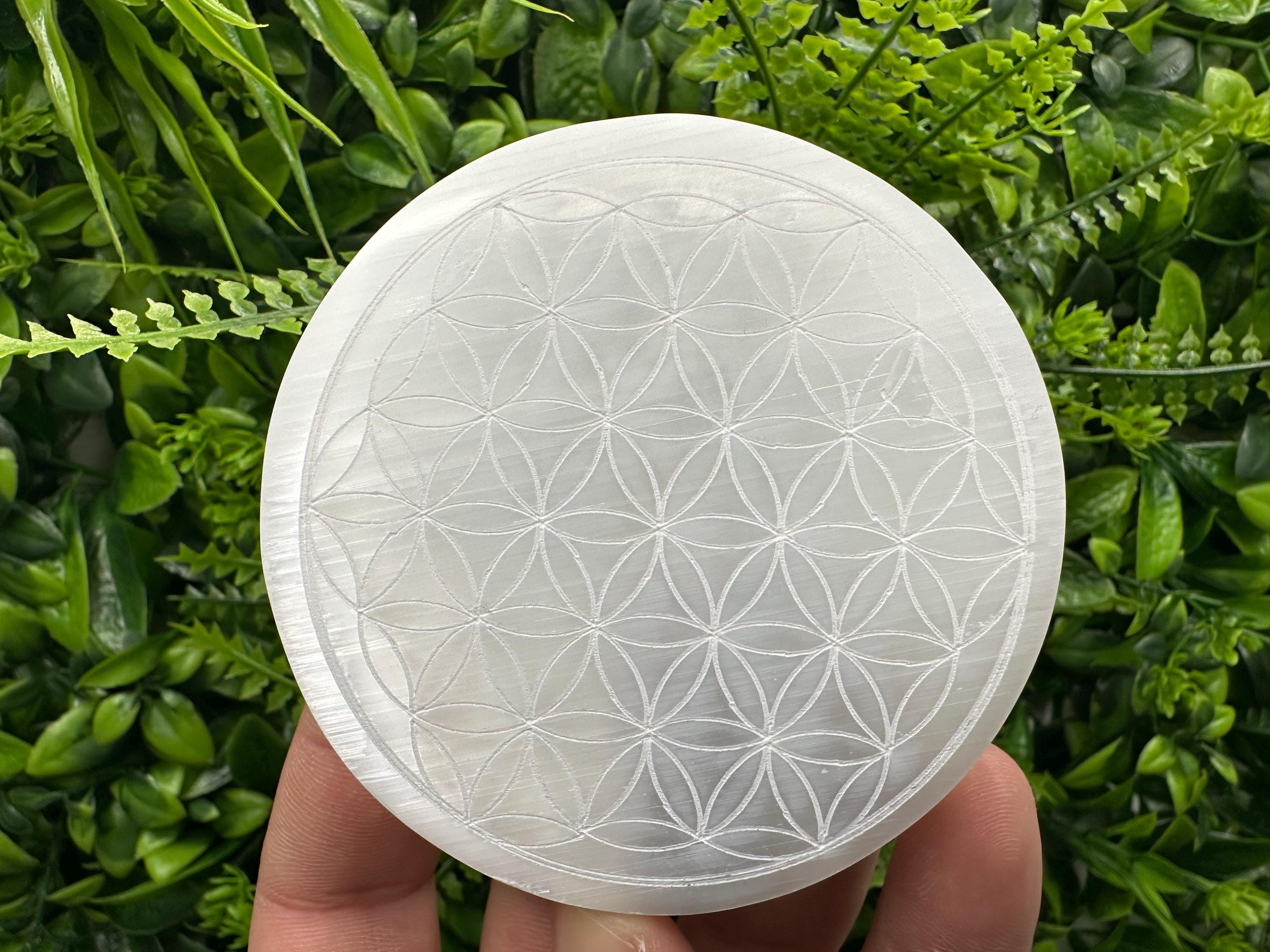 Flower of Life Selenite Plate: Crystal Recharging & Purification (8/8cm)