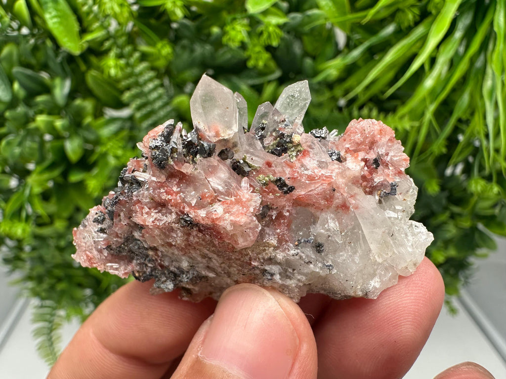Stunning Quartz whit Hematite,Iron oxide from 9th September mine,natural,collectible mineral specimen,home decor stone,gift,crystal,collecti