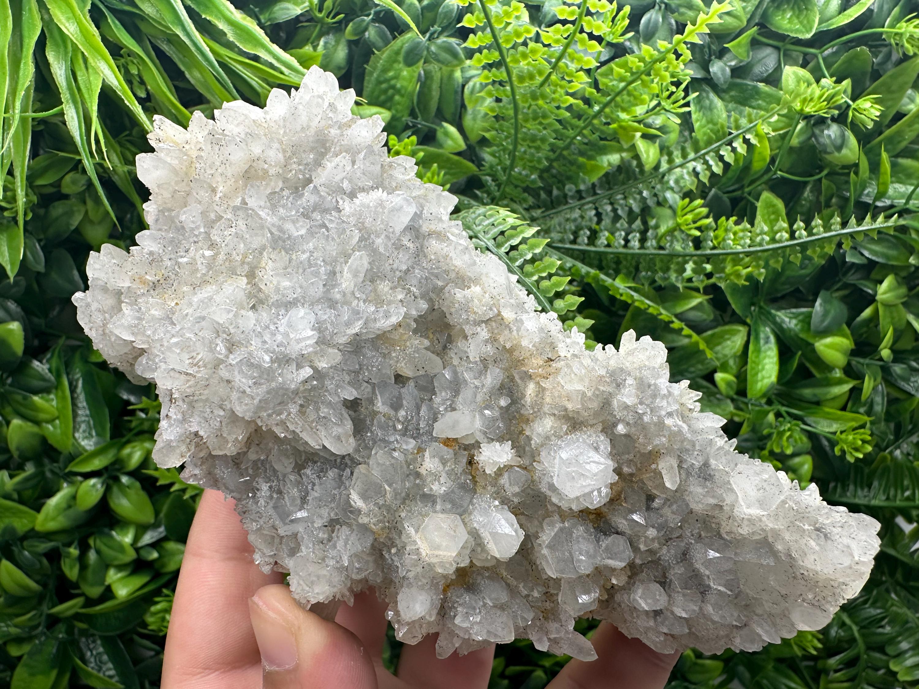 Quartz with Limonite: Natural Crystal Home Decor (17/9/7 cm)