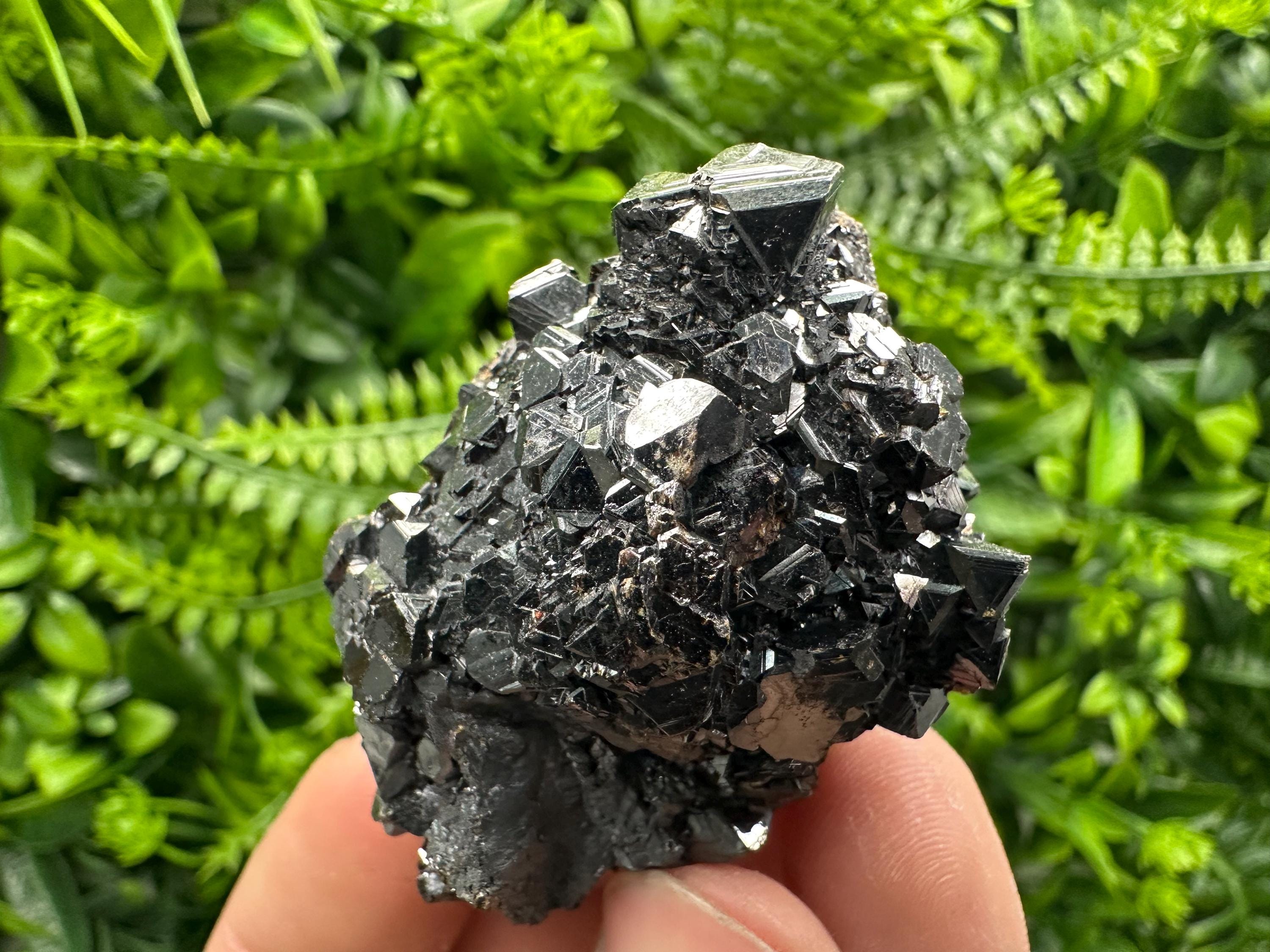 Borieva Sphalerite Cluster, Natural Mineral Specimen (5/4/4cm)