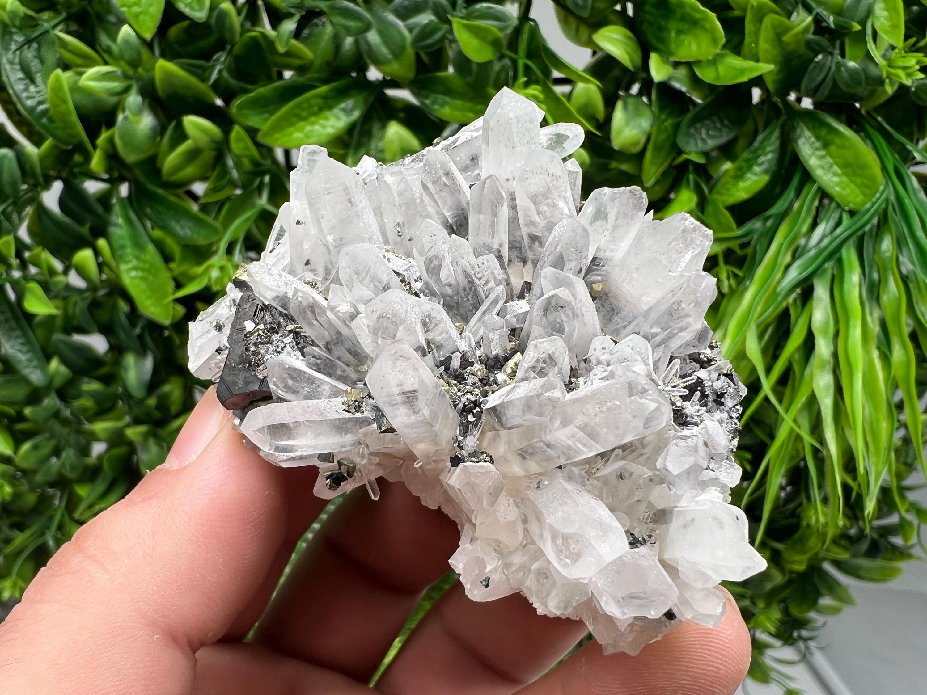 Wonderful Sphalerite Chalcopyrite on Green Quartz whit Hematite feom 9 th September mine,Bulgaria,natural,collection mineral specimen,gift