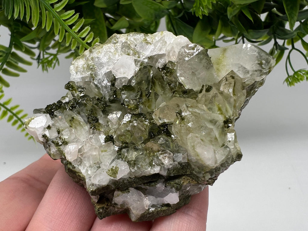 Stunning,Epidote with Quartz from Hakkari Turkey,Rainbow EPIDOTE,Mineral,Collection,Collection’s,GIFT,Epidote Crystal,Epidote from Turkey