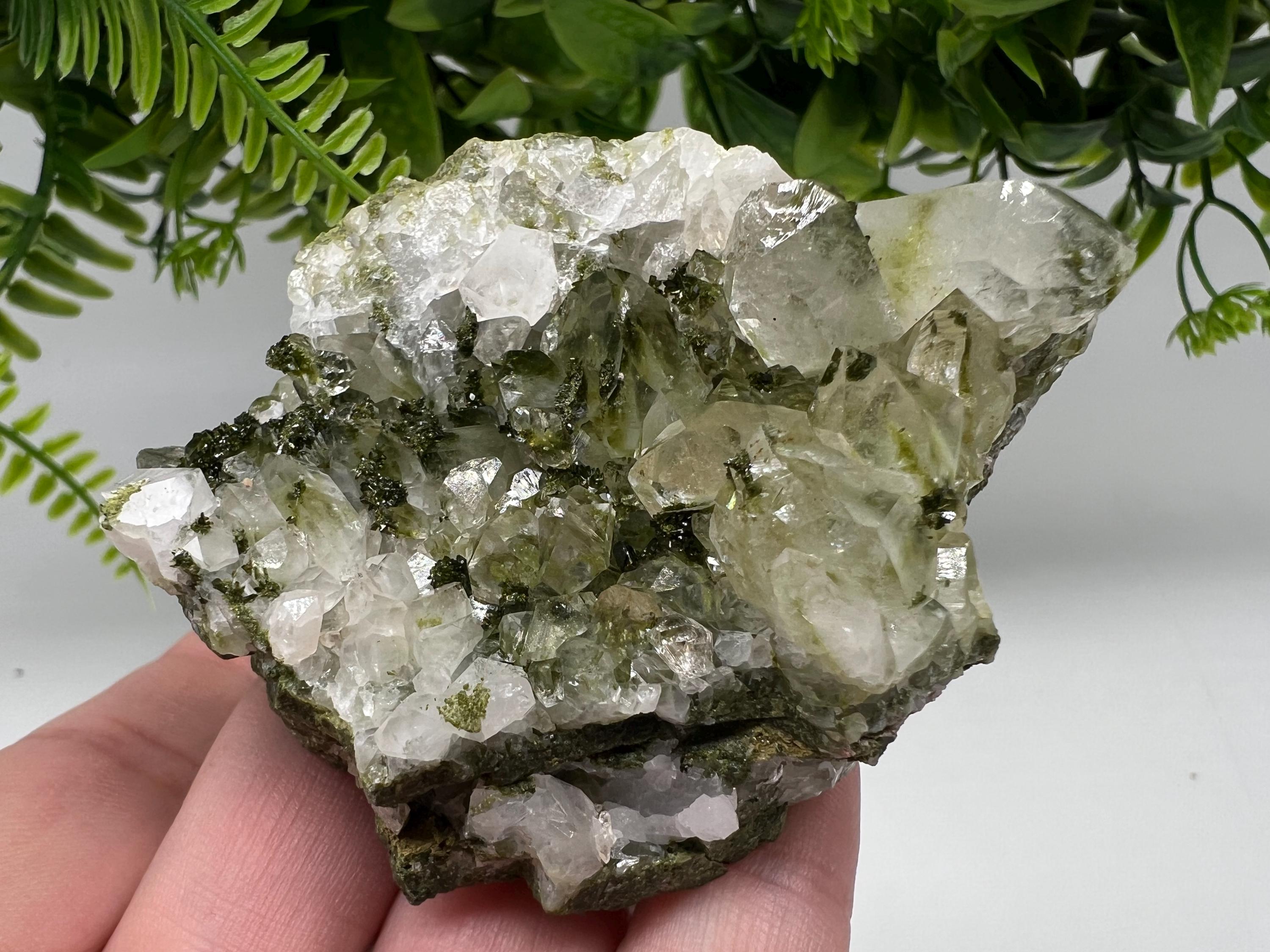 Stunning,Epidote with Quartz from Hakkari Turkey,Rainbow EPIDOTE,Mineral,Collection,Collection’s,GIFT,Epidote Crystal,Epidote from Turkey