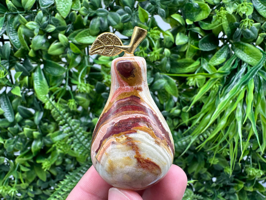 Handcrafted Marbled Onyx Pear Sculpture: Natural Stone Decor