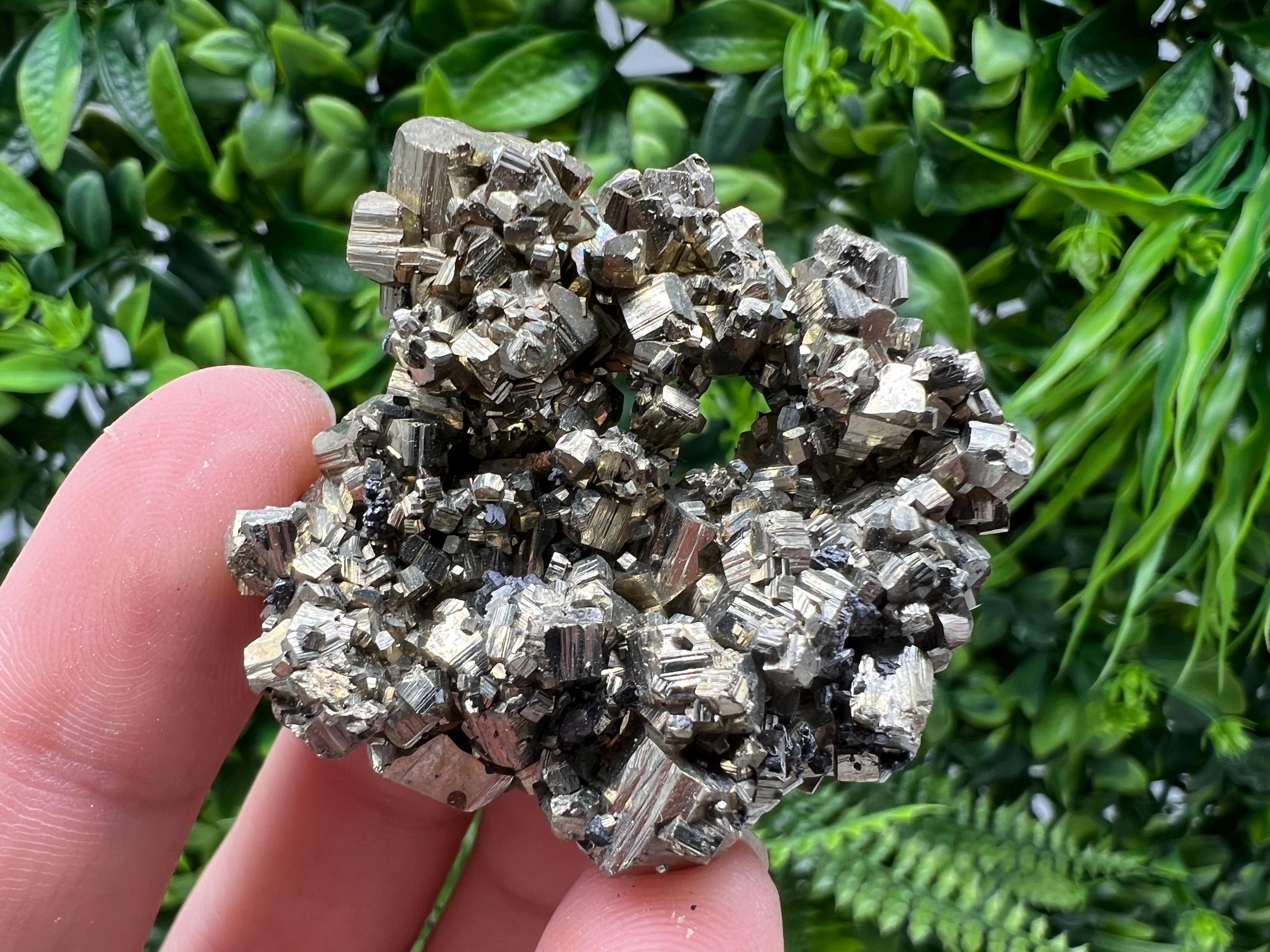 Rare crystallisation Pyrite,Borieva mine,Bulgaria,floating Pyrite,golden Pyrite,Pyrite cluster,mini Collection specimen,Rainbow Pyrite