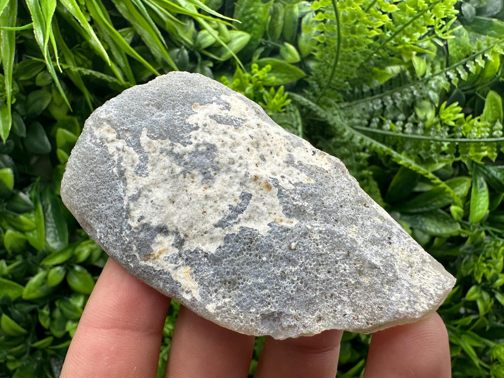 Blue Agate Druzy Geode: Natural Quartz Crystal (5.5/8/3 cm)