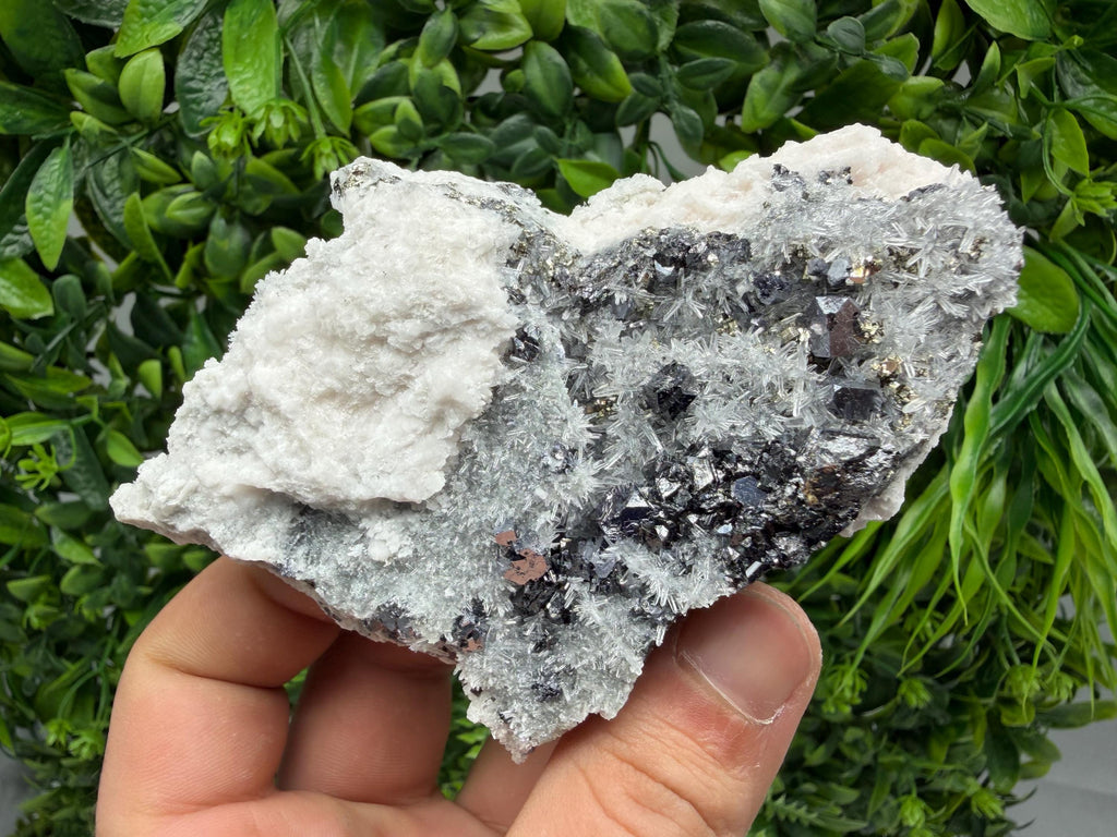 Wonderful Sphalerite Chalcopyrite on Green Quartz whit Hematite feom 9 th September mine,Bulgaria,natural,collection mineral specimen,gift