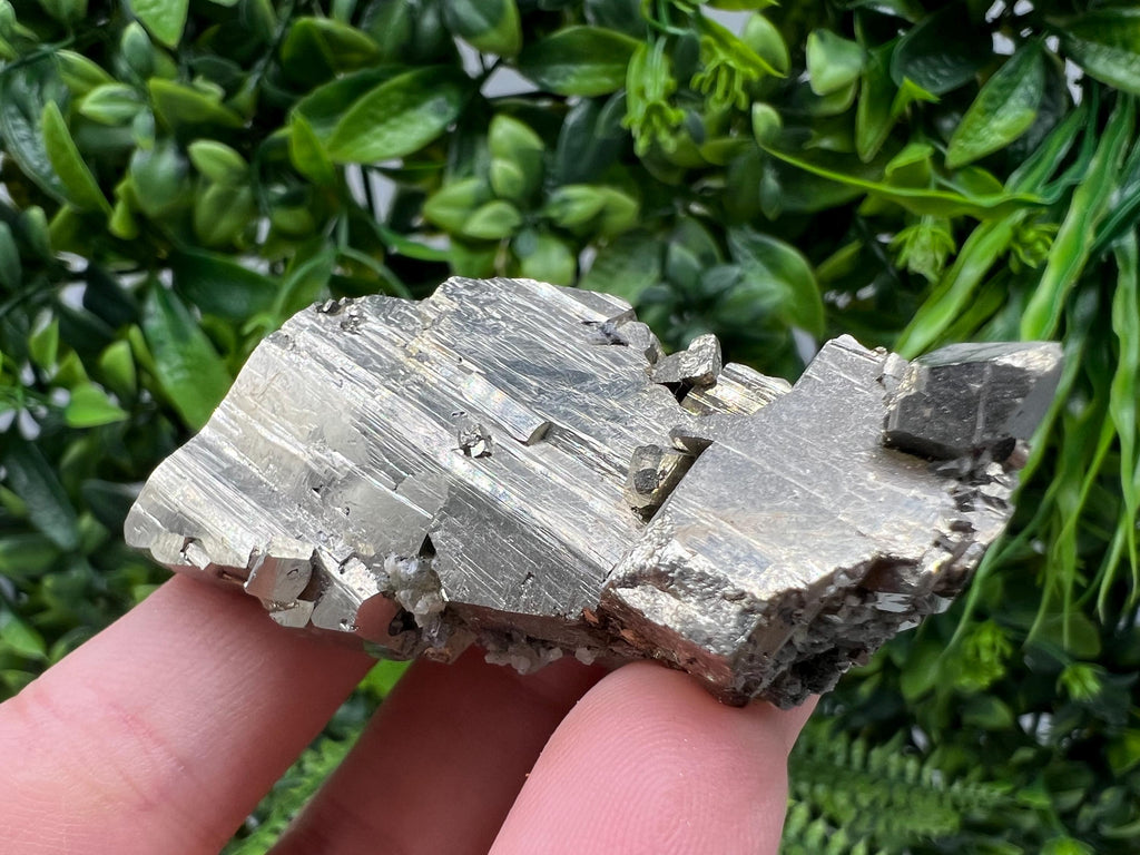 Rare crystallisation Pyrite,Borieva mine,Bulgaria,floating Pyrite,golden Pyrite,Pyrite cluster,mini Collection specimen,Rainbow Pyrite