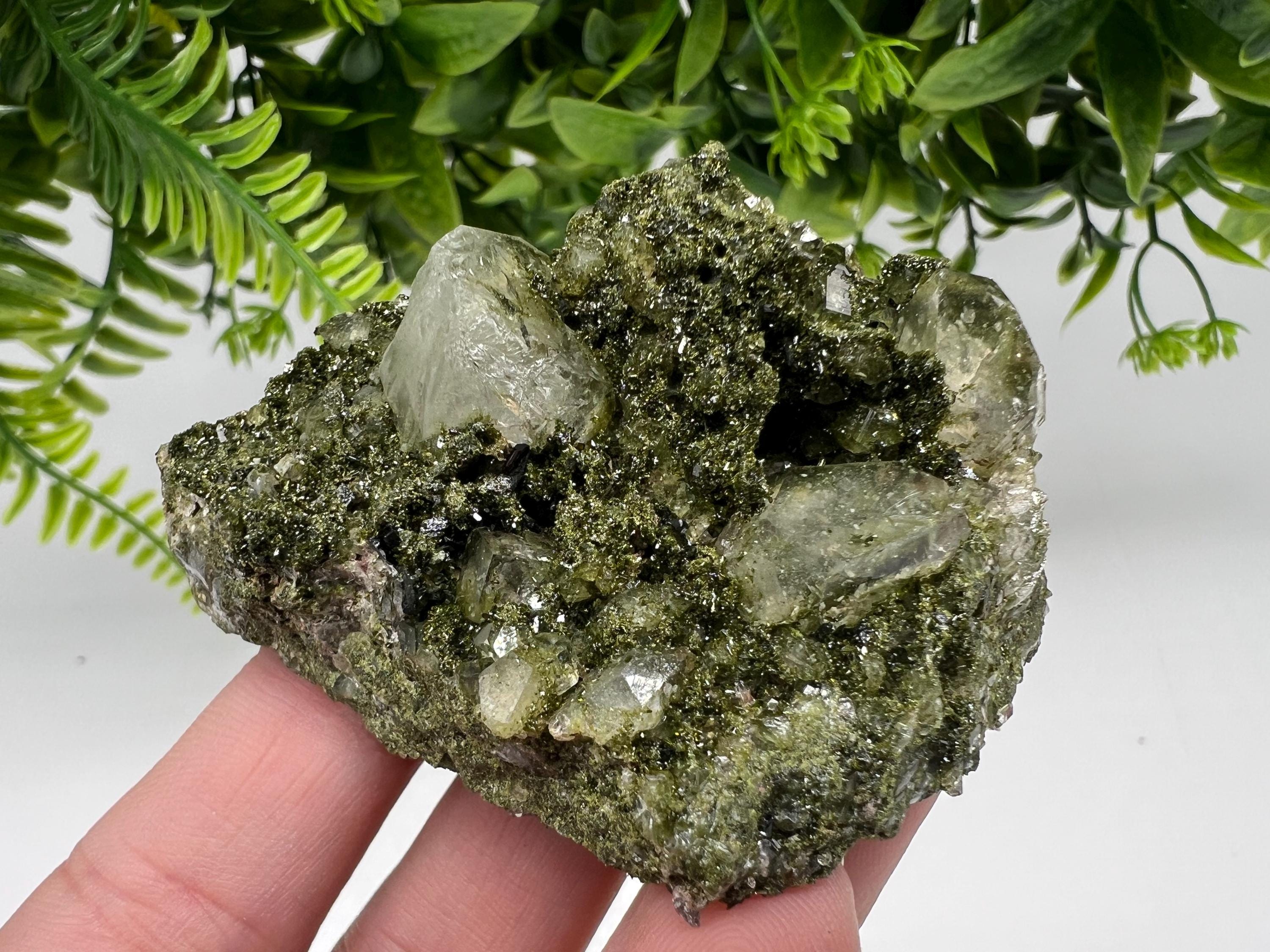 Stunning,Epidote with Quartz from Hakkari Turkey,Rainbow EPIDOTE,Mineral,Collection,Collection’s,GIFT,Epidote Crystal,Epidote from Turkey