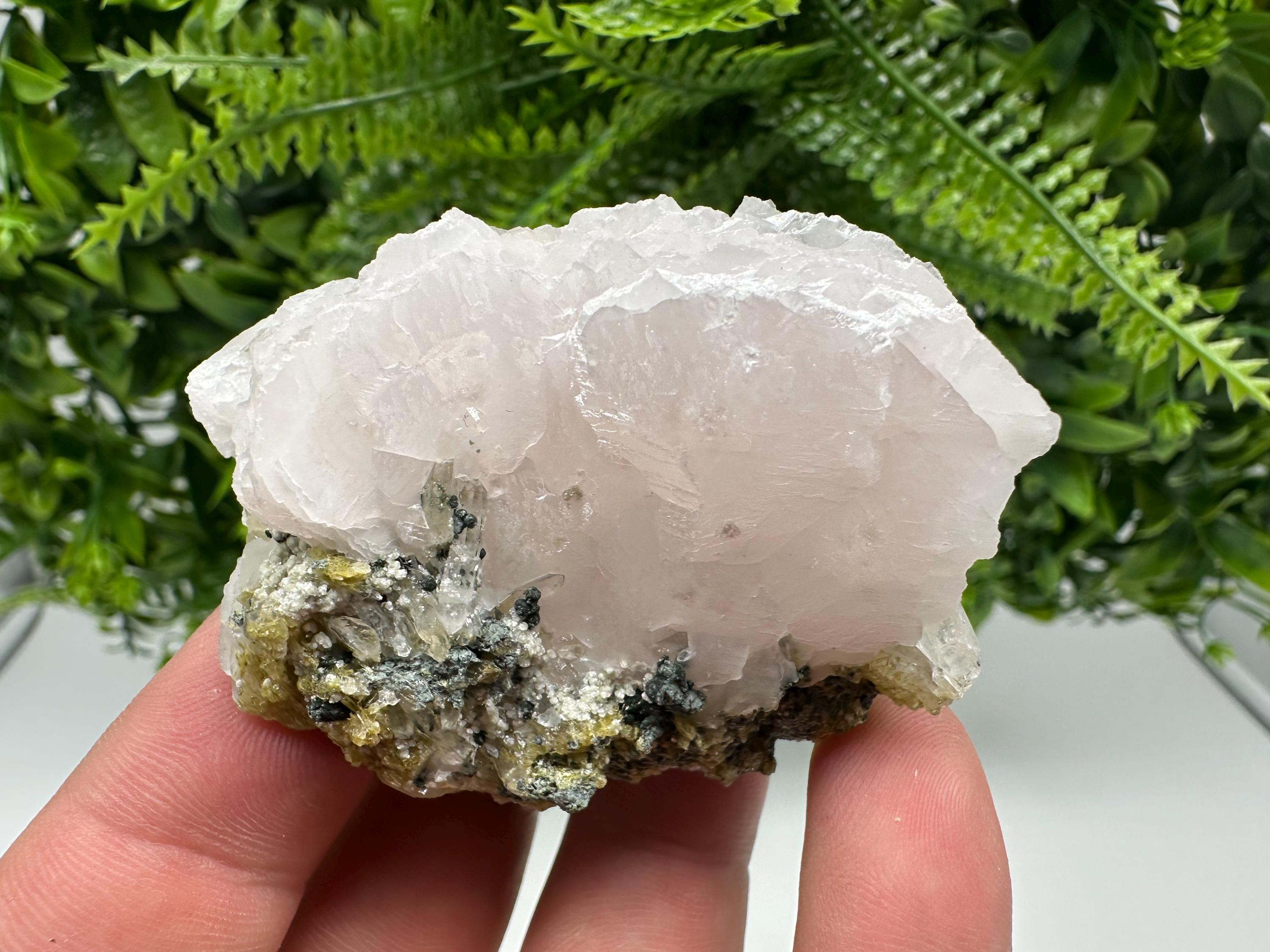 Mangano Calcite Crystal: Borieva Mine, Bulgaria - Home Decor Stone