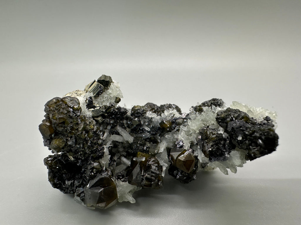 Cleiophane Sphalerite, Pyrite and Quartz Mineral Specimen