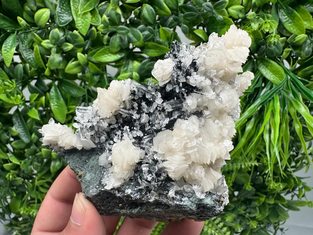 Wonderful UV fluorescence Calcite on Sphalerite,Quartz from Borieva mine,Bulgaria,natural mineral,souvenir crystal,home decor,collection cls