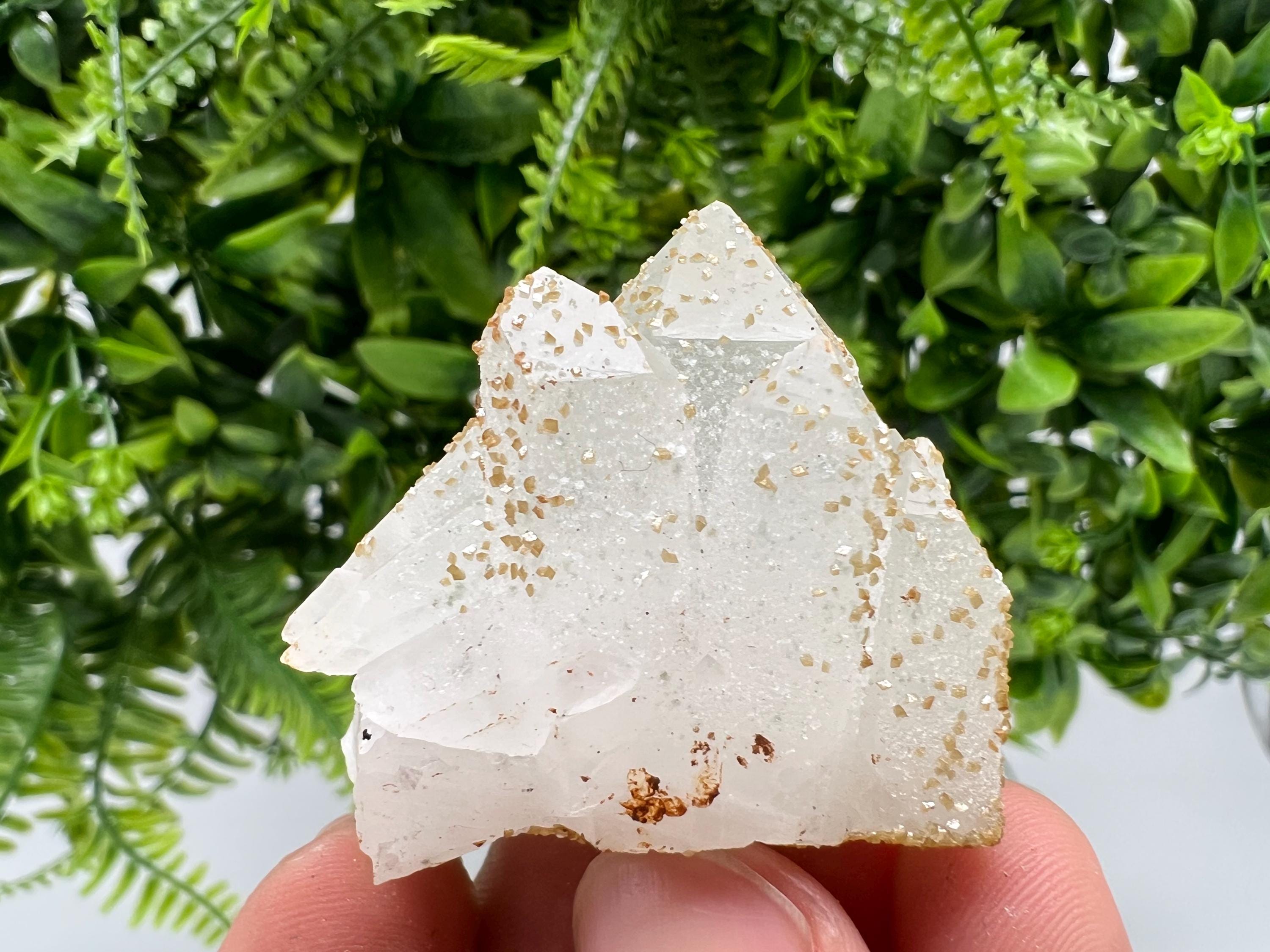 Quartz whit Brown Rhodochrosite from Djurcovo mine,Bulgaria,Quartz,Rhodochrosite cluster,natural mineral,collection crystal,mineral specimen