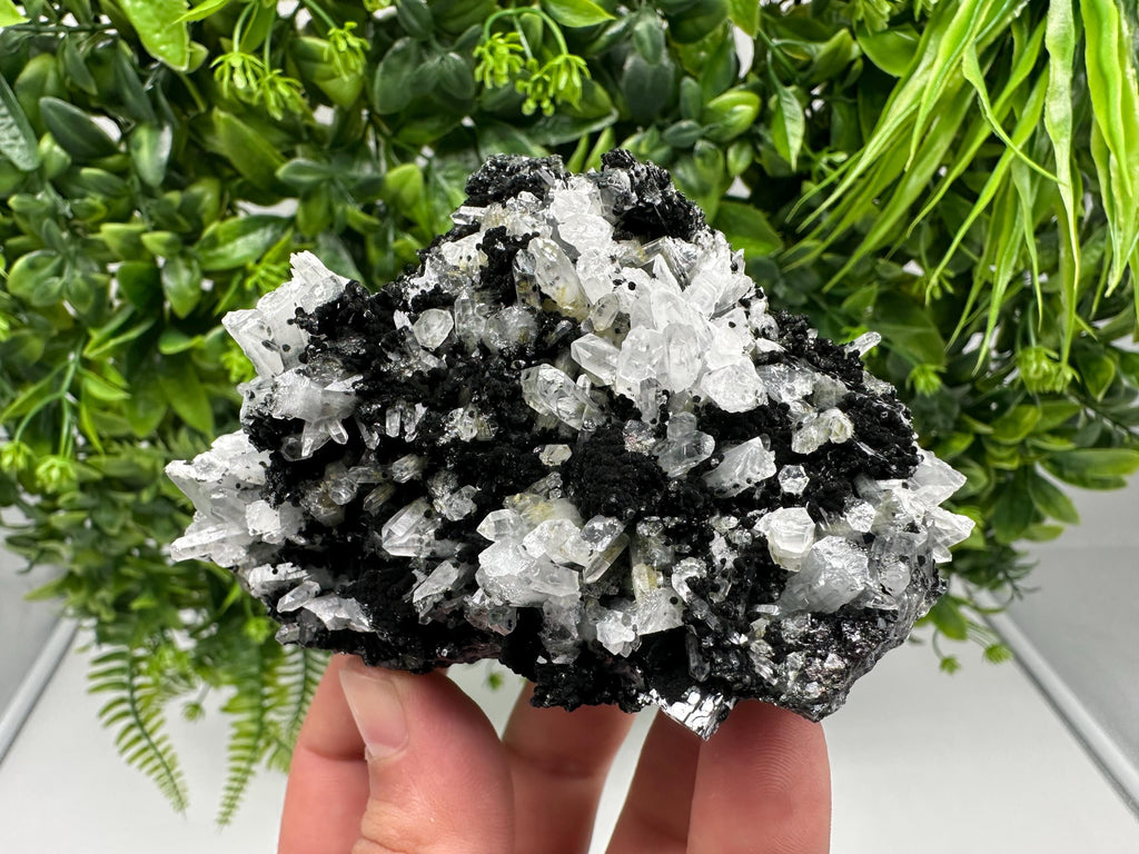 Chlorite Quartz with Hematite: Borieva Mine Crystal Decor (18/9/7 cm)