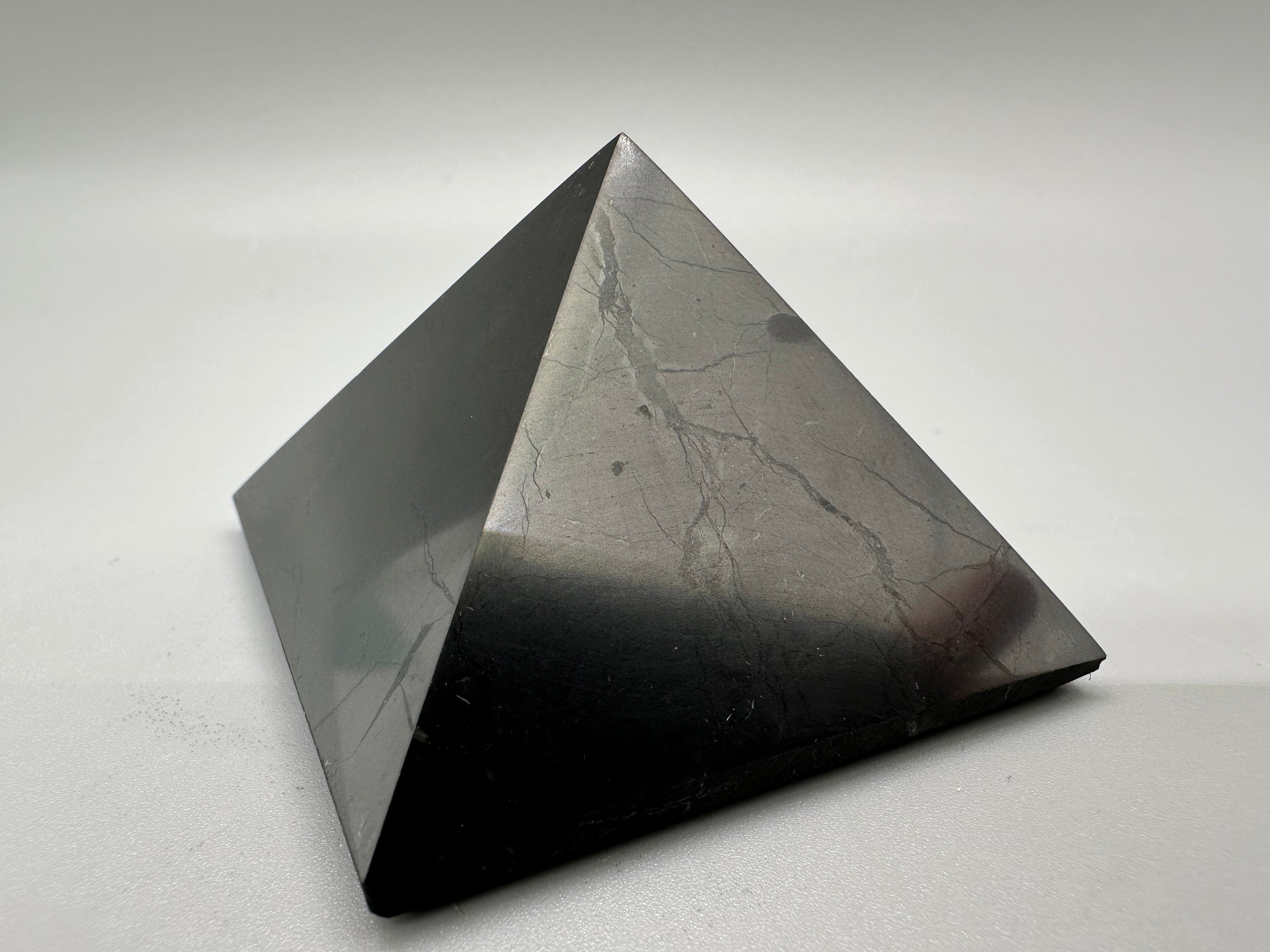 Shungite Crystal Pyramid: EMF & 5G Protection, Healing Stone (5/5/4cm)