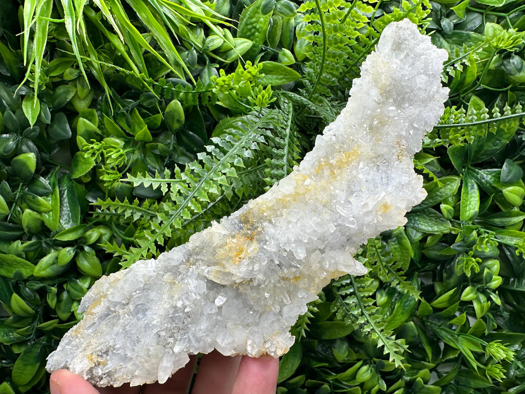 Quartz with Limonite: Natural Crystal Home Decor (22/7.5/5.5cm)