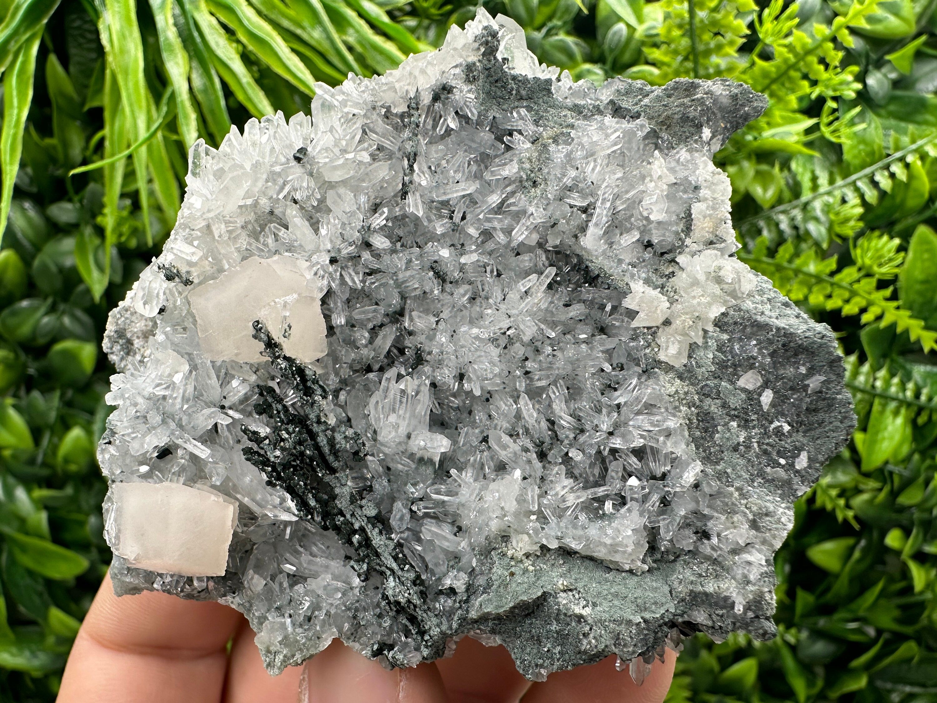 Calcite on Quartz: Borieva Mine Bulgaria Crystal Decor (9/8/4cm)