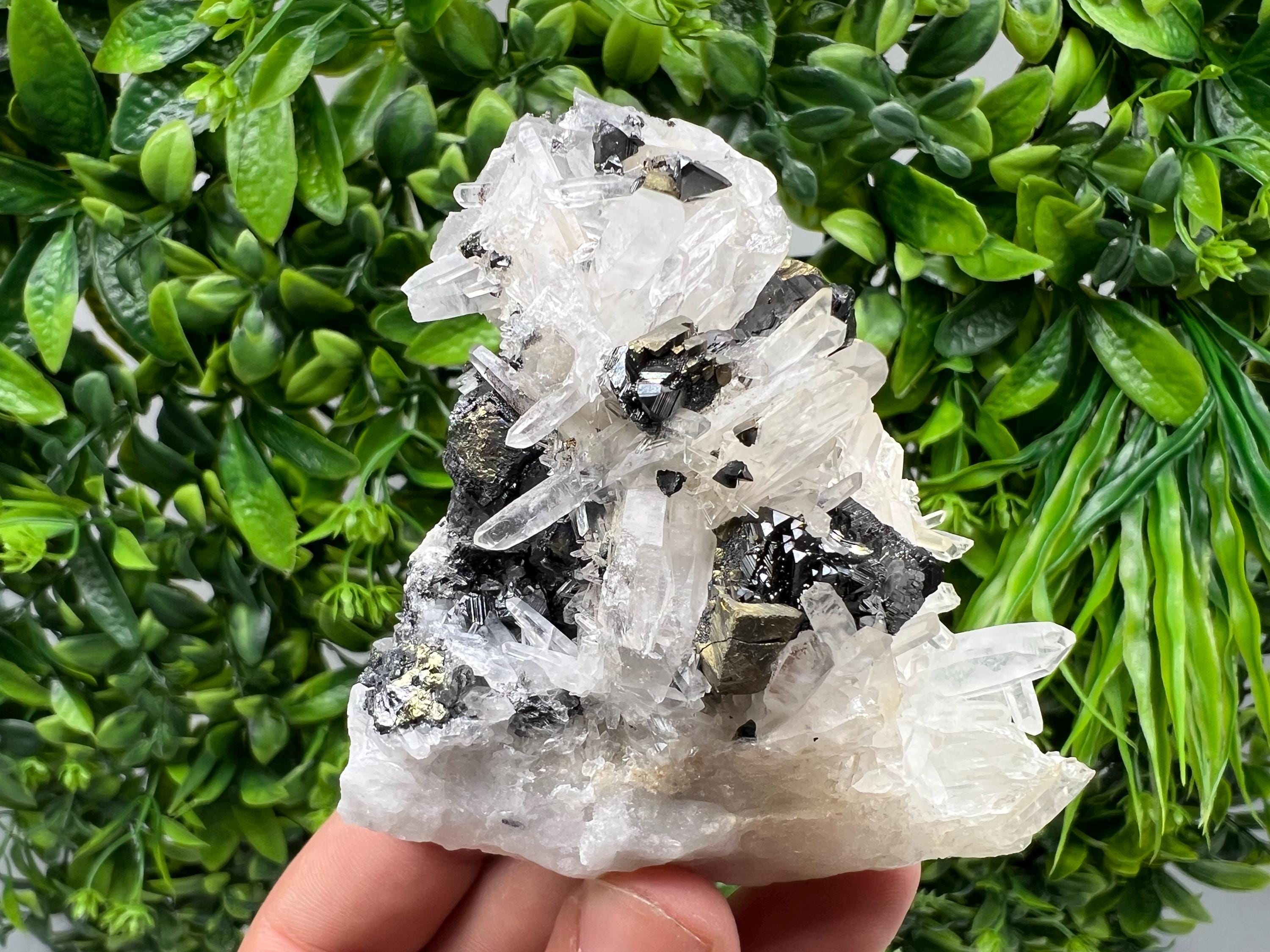 Wonderful Sphalerite Chalcopyrite on Green Quartz whit Hematite feom 9 th September mine,Bulgaria,natural,collection mineral specimen,gift