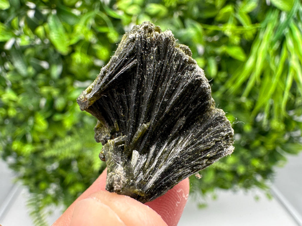 Rare Green Epidote whit Barite From Morocco,Epidote,Mini Collections Epidote,rare mineral Specimen,green epidote,Barite,crystal,Morocco min