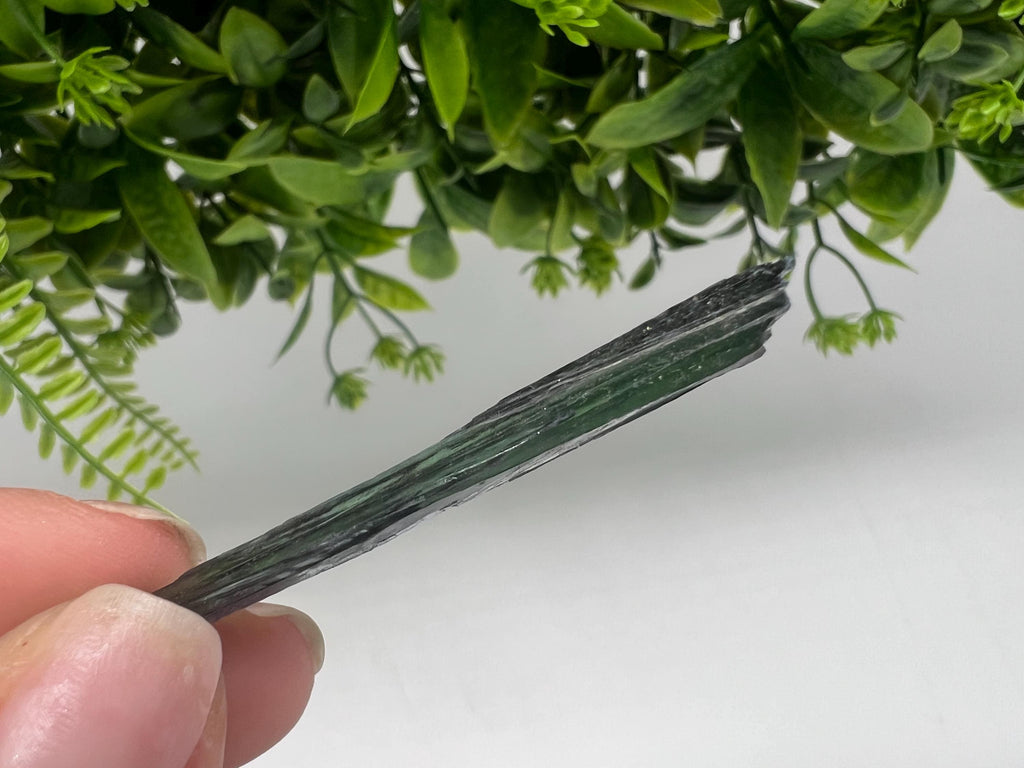 Rare Green Vivianite Crystal Mineral Specimen: Home Decor Gift (5.7cm, 1g)