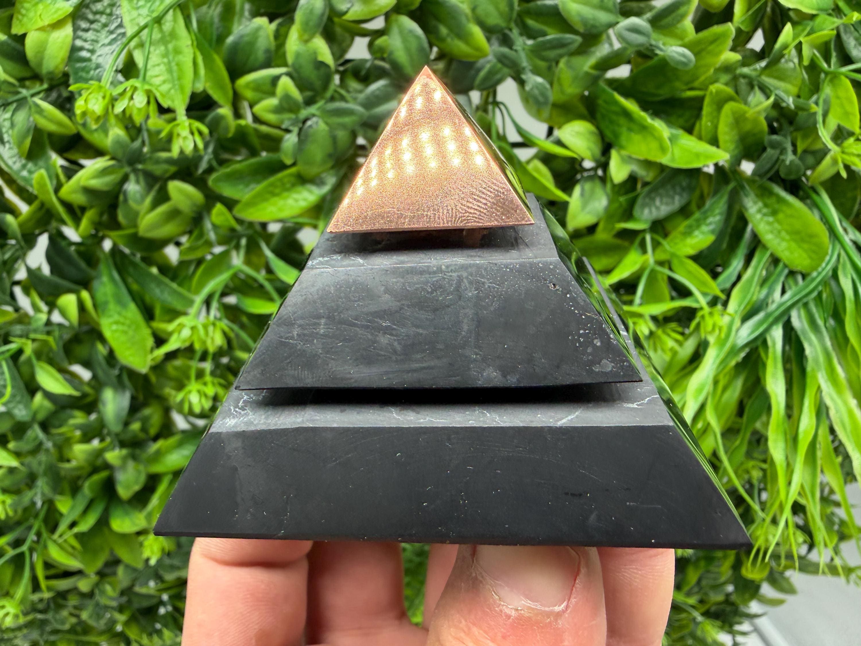 Polished Shungite Pyramid, Sacred Geometry, EMF Protection whit copper peak 7 cm