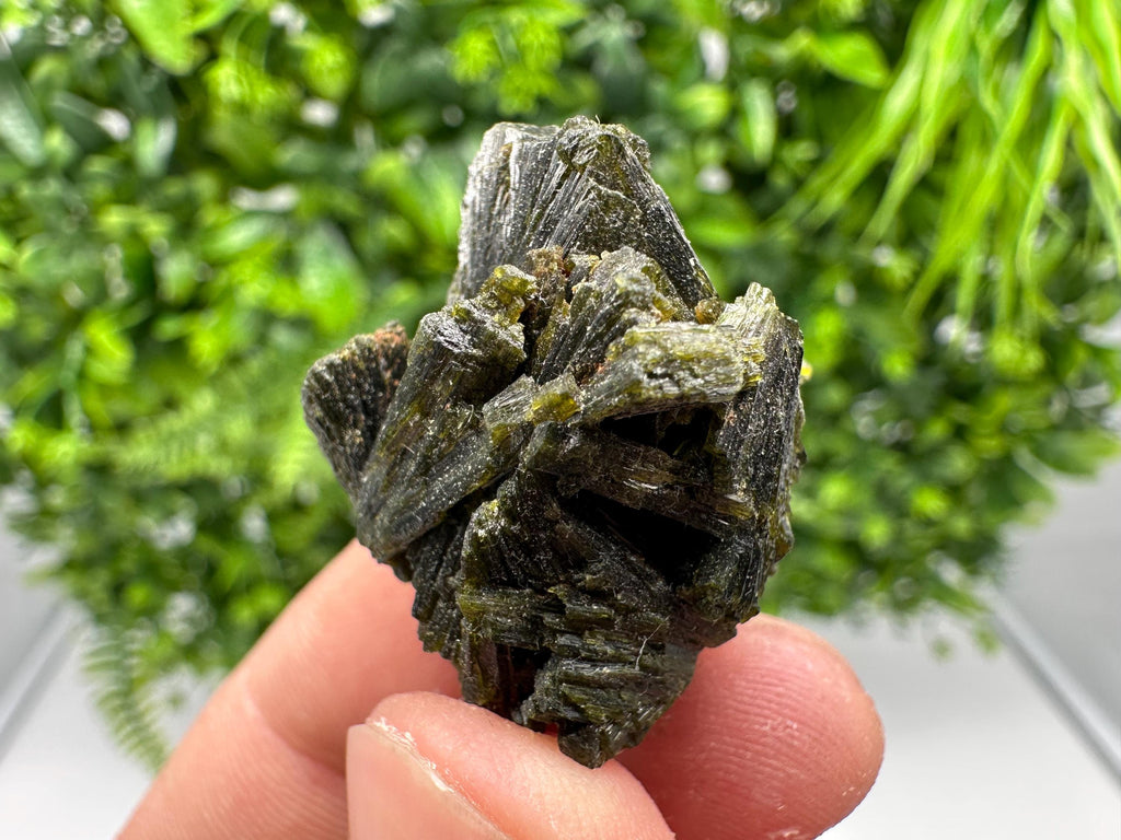 Rare Green Epidote whit Barite From Morocco,Epidote,Mini Collections Epidote,rare mineral Specimen,green epidote,Barite,crystal,Morocco min