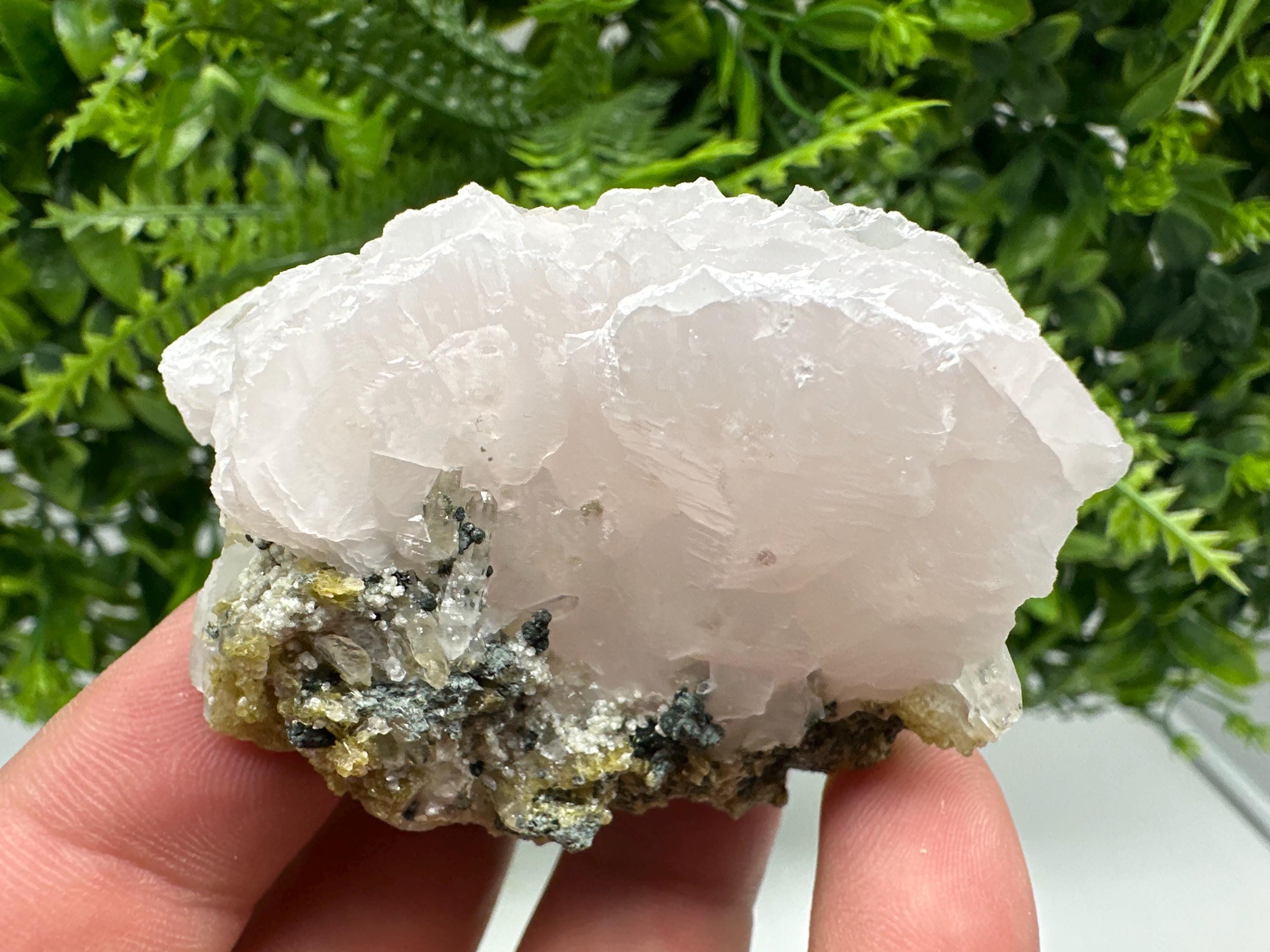 Mangano Calcite Crystal: Borieva Mine, Bulgaria - Home Decor Stone