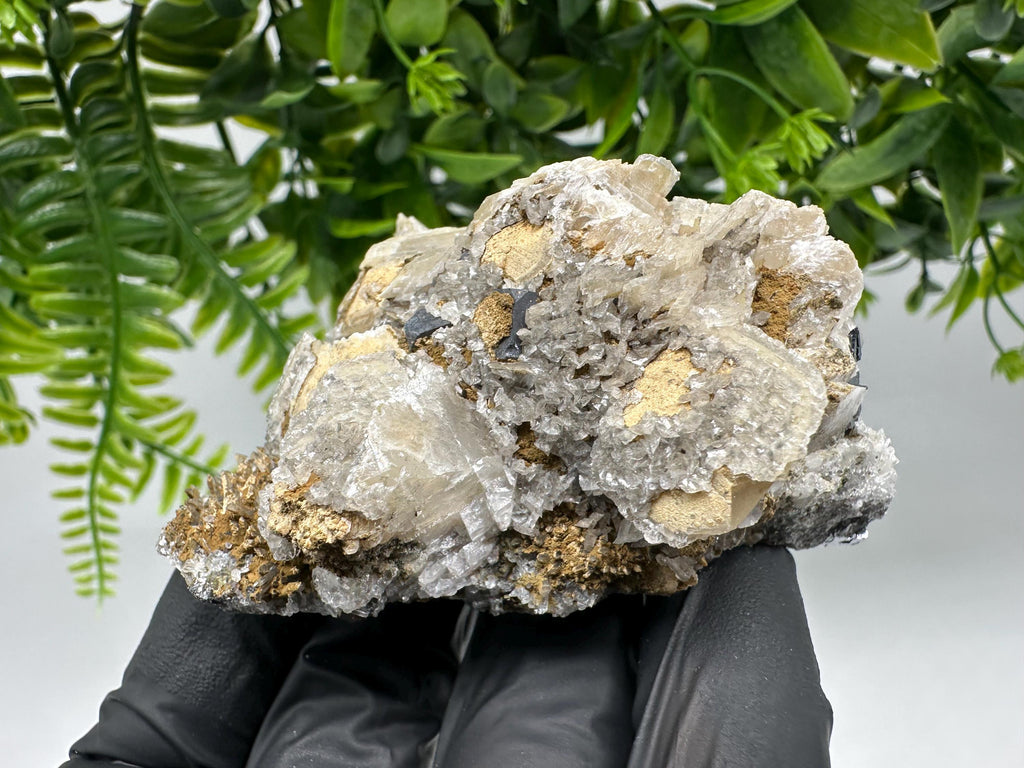 Calcite on Quartz,Chlorite from Borieva mine,Madan,Bulgaria,mineral specimen,collected crystal,geological minerals,collecting crystal