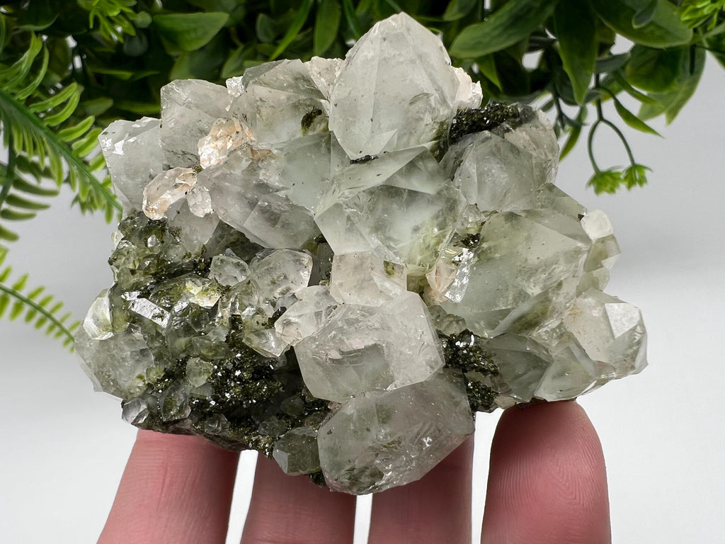 Stunning,Epidote with Quartz from Hakkari Turkey,Rainbow EPIDOTE,Mineral,Collection,Collection’s,GIFT,Epidote Crystal,Epidote from Turkey