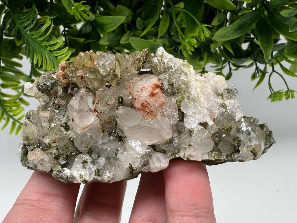Stunning,Epidote with Quartz from Hakkari Turkey,Rainbow EPIDOTE,Mineral,Collection,Collection’s,GIFT,Epidote Crystal,Epidote from Turkey