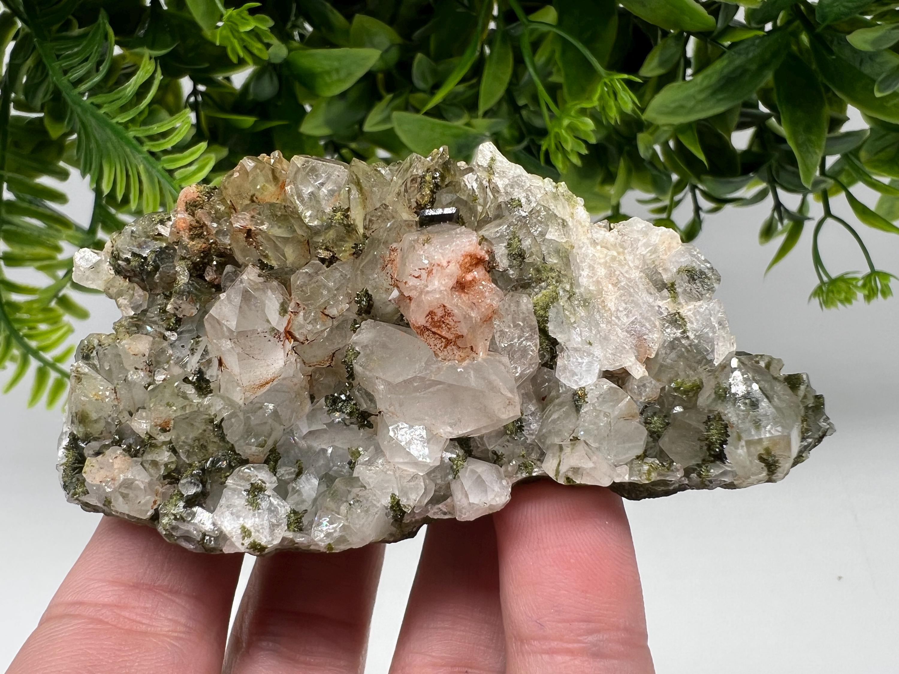 Stunning,Epidote with Quartz from Hakkari Turkey,Rainbow EPIDOTE,Mineral,Collection,Collection’s,GIFT,Epidote Crystal,Epidote from Turkey