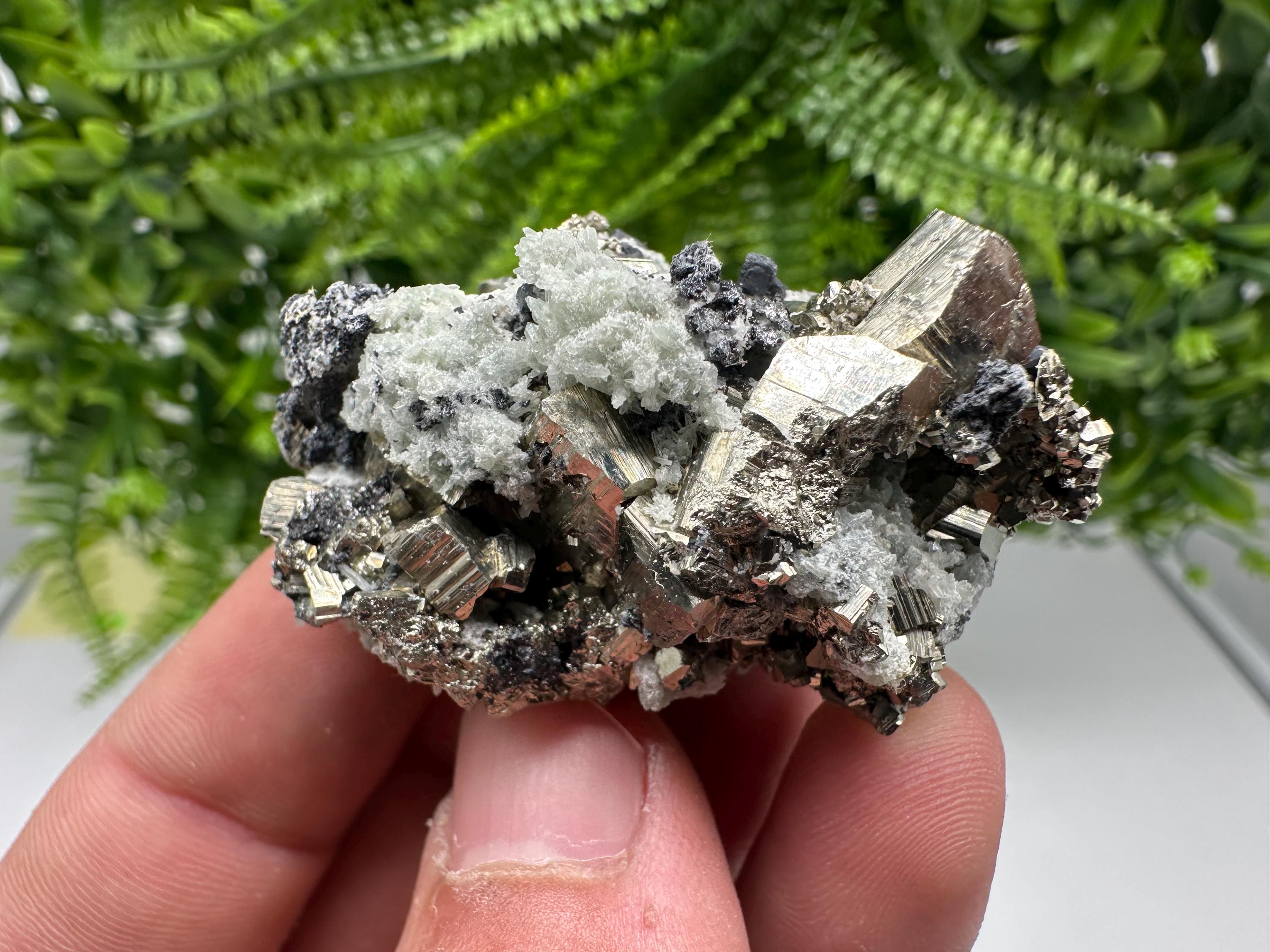 Aesthetic Sphalerite whit Calcite,Pyrite from 9th September mine,Madan,Bulgaria,natural,collection mineral specimen,Home decor stone,gift