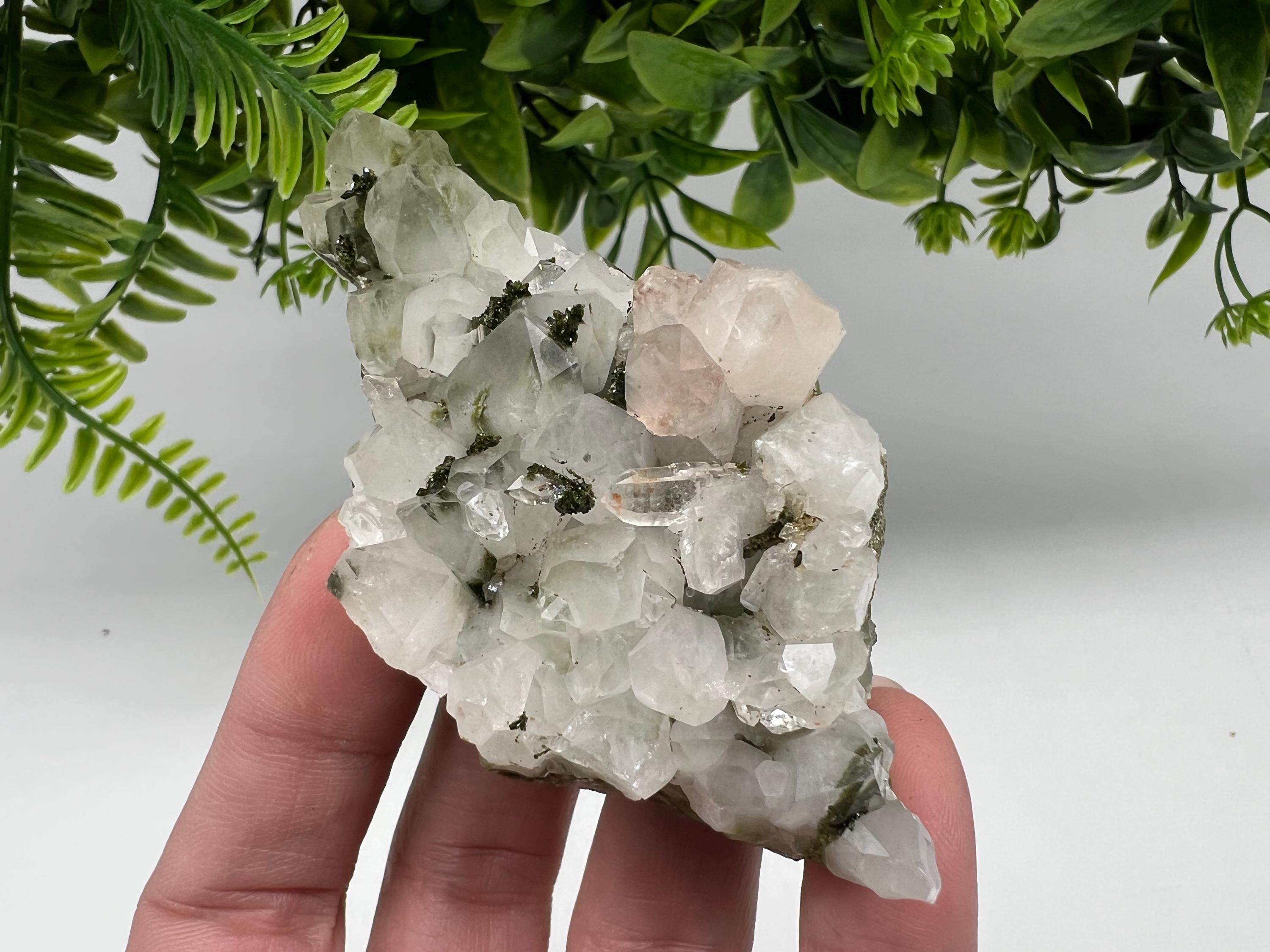 Stunning,Epidote with Quartz from Hakkari Turkey,Rainbow EPIDOTE,Mineral,Collection,Collection’s,GIFT,Epidote Crystal,Epidote from Turkey