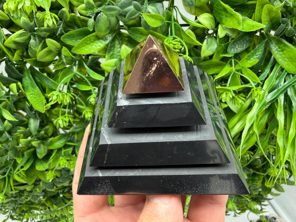 Polished Shungite Pyramid, Sacred Geometry, EMF Protection whit copper peak 8 cm