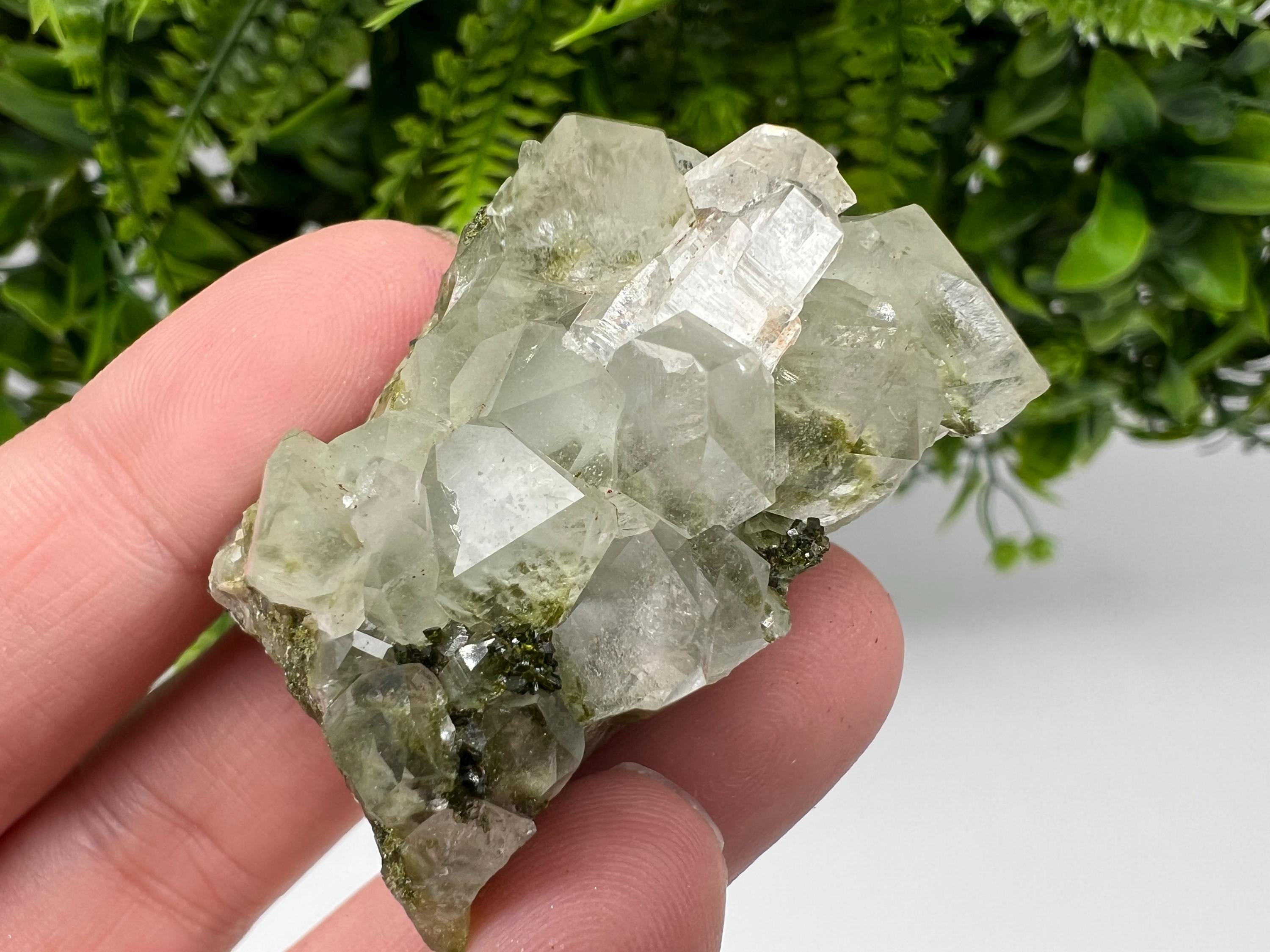 Stunning,Epidote with Quartz from Hakkari Turkey,Rainbow EPIDOTE,Mineral,Collection,Collection’s,GIFT,Epidote Crystal,Epidote from Turkey