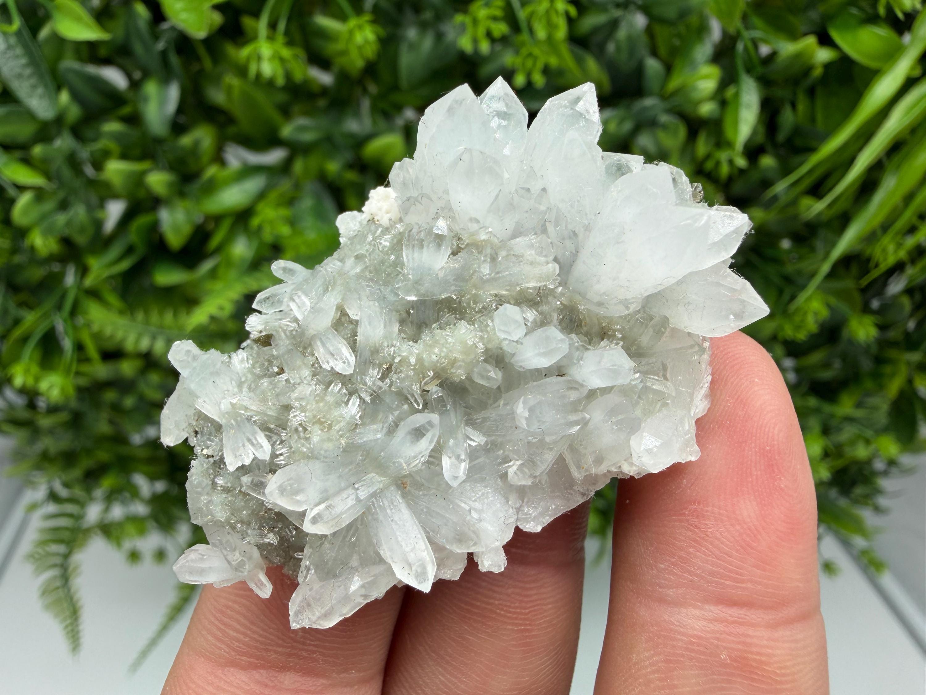 Stunning Quartz whit Chlorite inclusions from Borieva mine,Bulgaria,collection,mineral specimen,crystal,home decor stone,gift ,quartz cluste