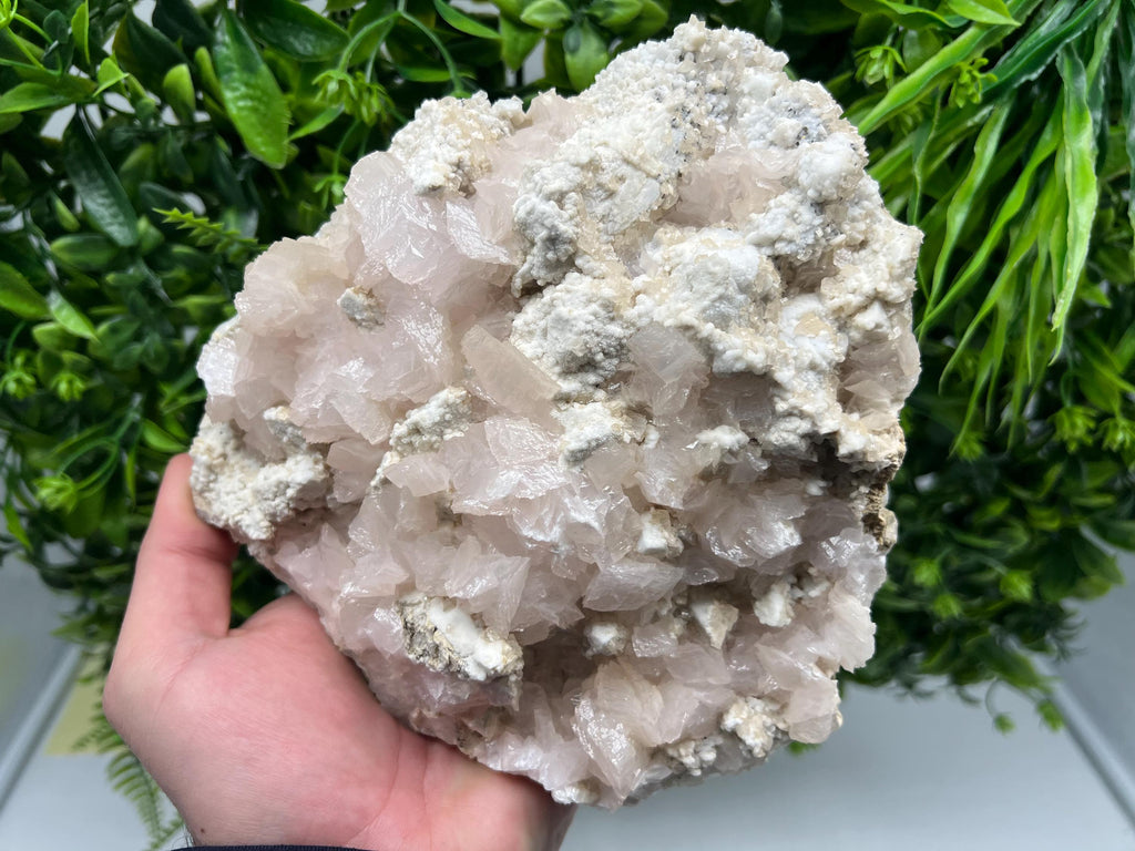 Wonderful UV fluorescent Calcite whit Sphalerite and Quartz natural minerals souvenir crystal home decor collection stone Borieva Bulgaria
