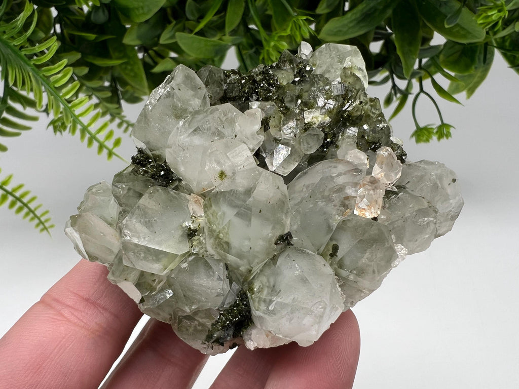 Stunning,Epidote with Quartz from Hakkari Turkey,Rainbow EPIDOTE,Mineral,Collection,Collection’s,GIFT,Epidote Crystal,Epidote from Turkey