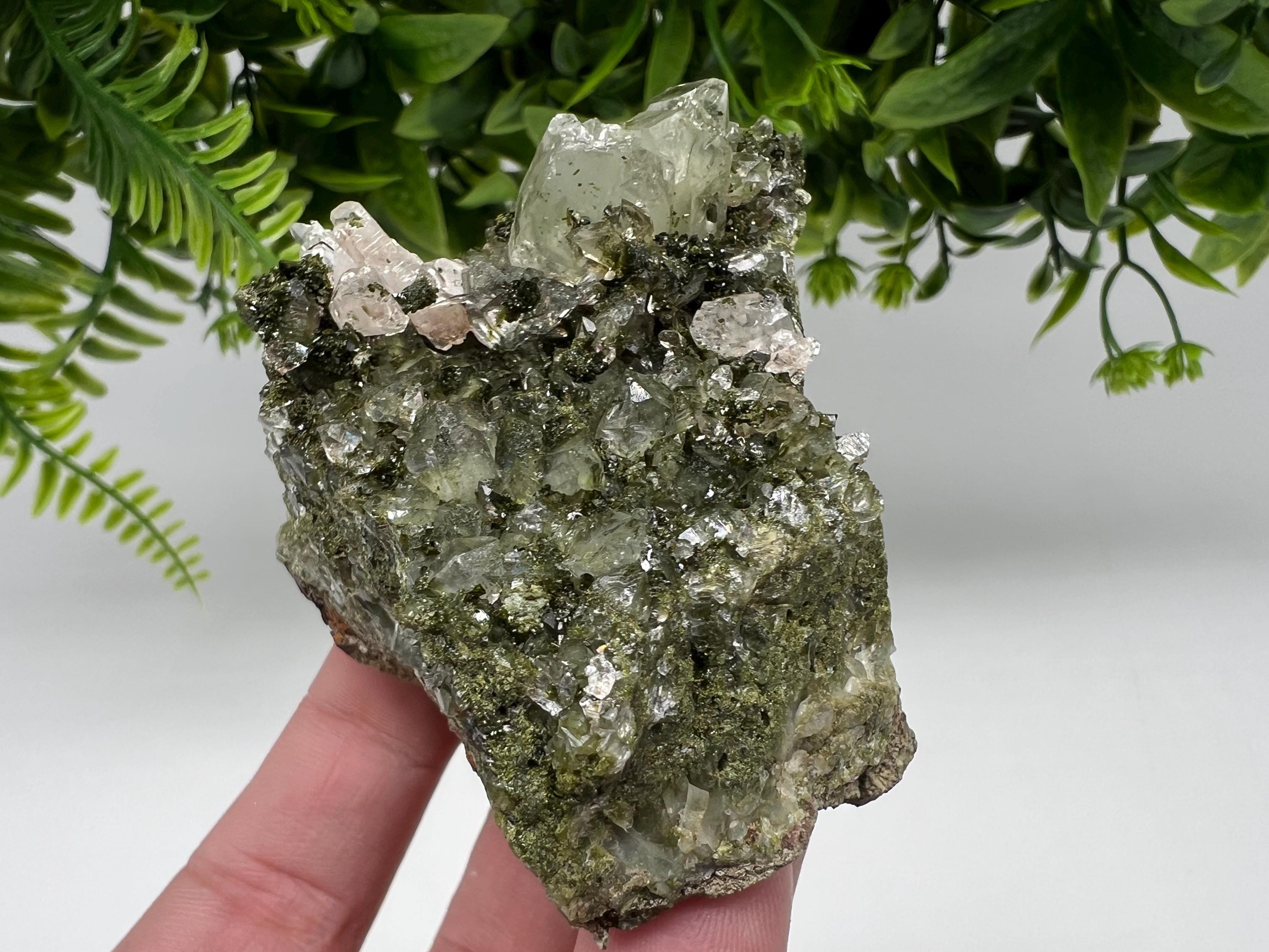 Stunning,Epidote with Quartz from Hakkari Turkey,Rainbow EPIDOTE,Mineral,Collection,Collection’s,GIFT,Epidote Crystal,Epidote from Turkey